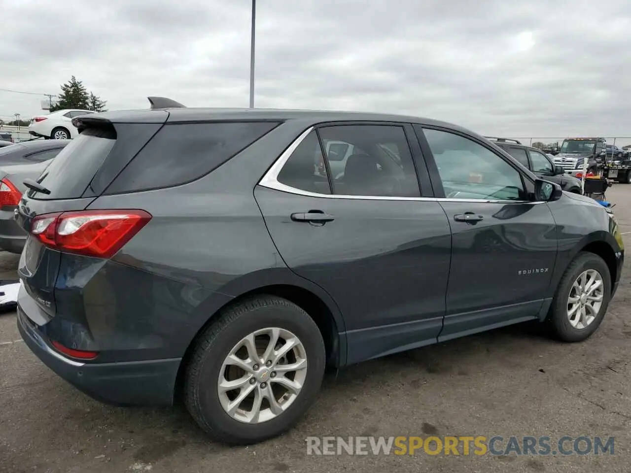 3 fotografías del automóvil dañado 2GNAXUEV3L6161764 CHEVROLET EQUINOX 2020
