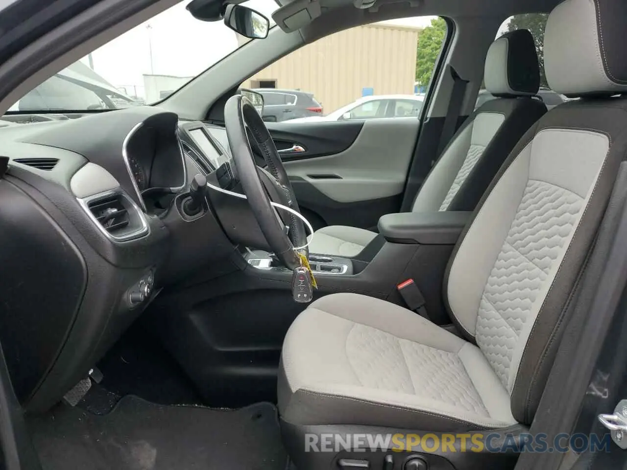 7 fotografías del automóvil dañado 2GNAXUEV3L6161764 CHEVROLET EQUINOX 2020