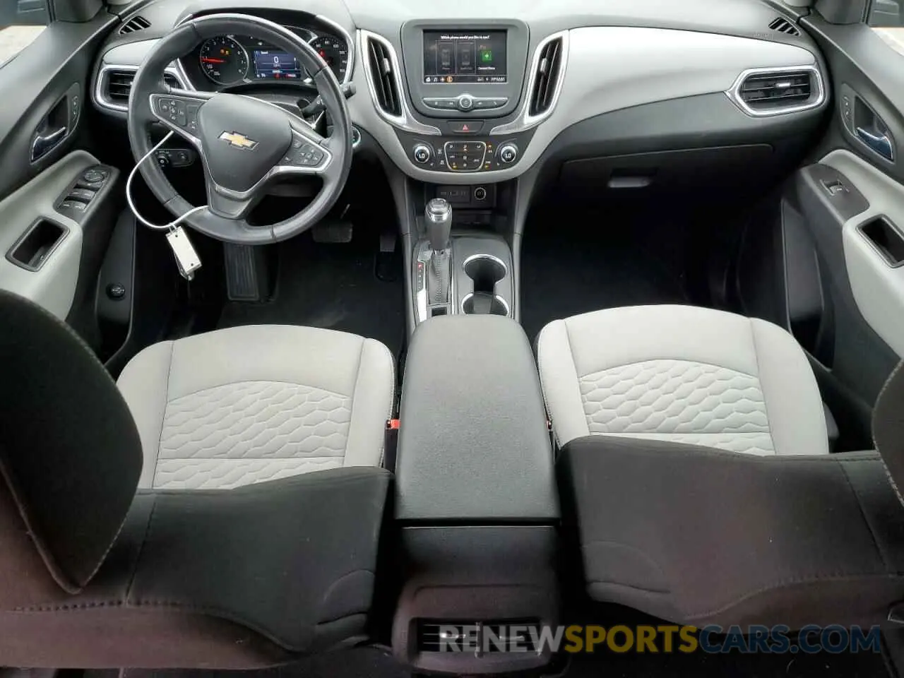 8 fotografías del automóvil dañado 2GNAXUEV3L6161764 CHEVROLET EQUINOX 2020