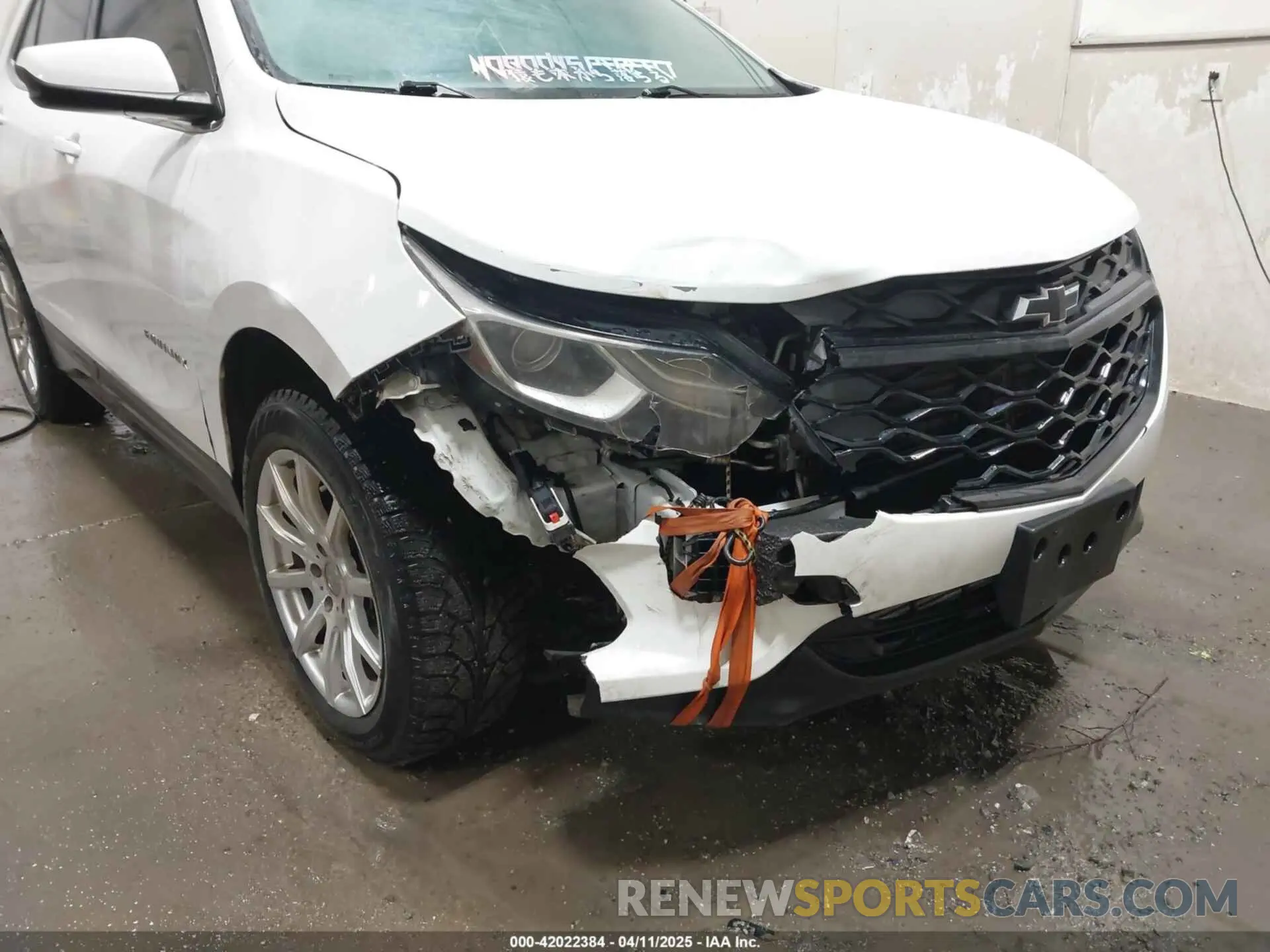 6 fotografías del automóvil dañado 2GNAXUEV3L6236561 CHEVROLET EQUINOX 2020