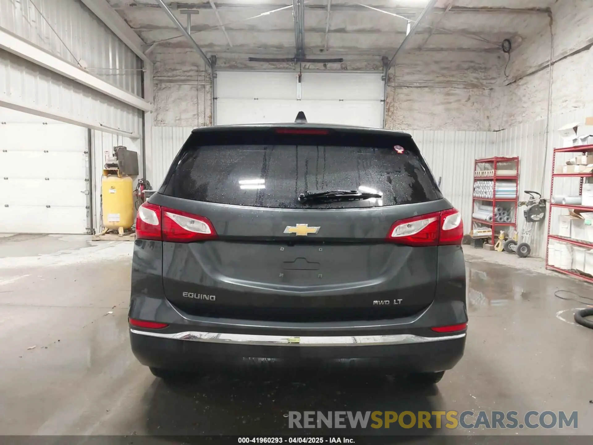 17 fotografías del automóvil dañado 2GNAXUEV4L6157402 CHEVROLET EQUINOX 2020