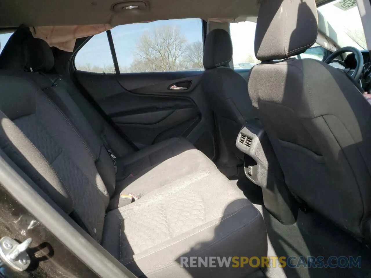 12 fotografías del automóvil dañado 2GNAXUEV4L6234852 CHEVROLET EQUINOX 2020