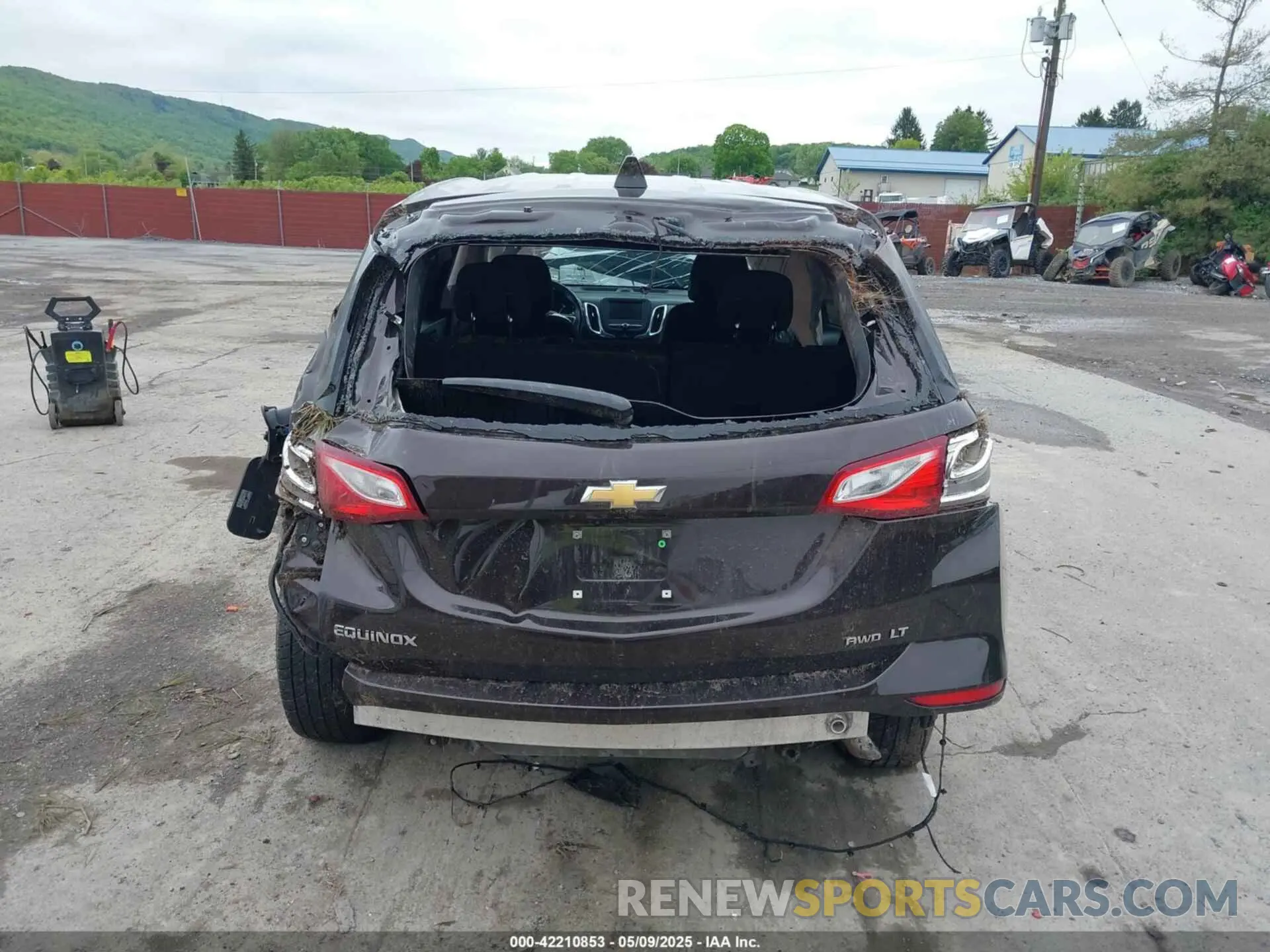 16 fotografías del automóvil dañado 2GNAXUEV4L6265275 CHEVROLET EQUINOX 2020