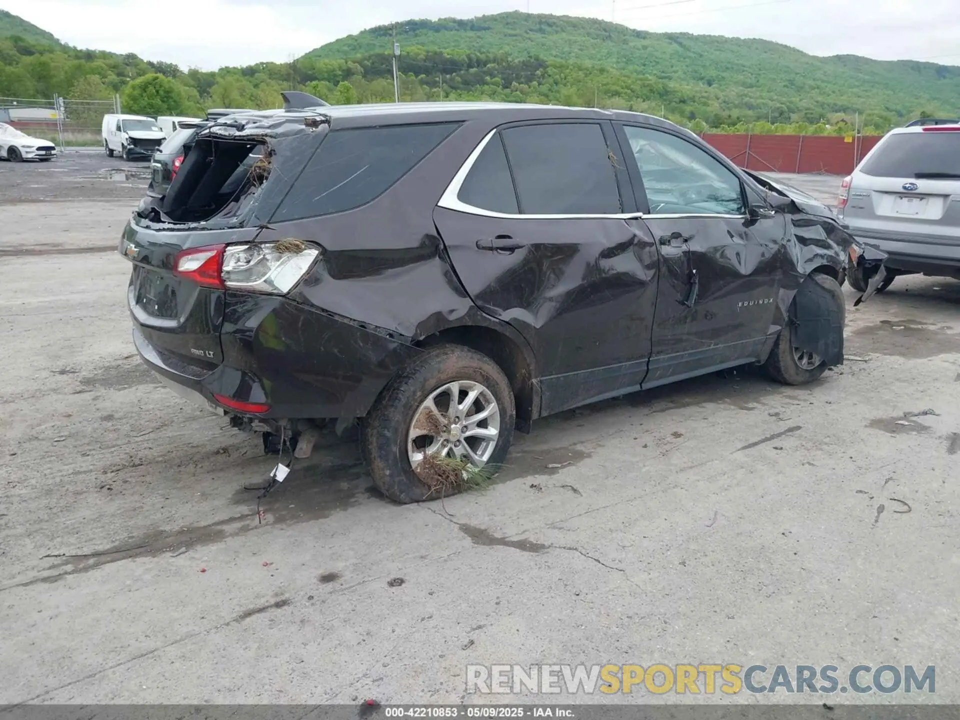 4 fotografías del automóvil dañado 2GNAXUEV4L6265275 CHEVROLET EQUINOX 2020