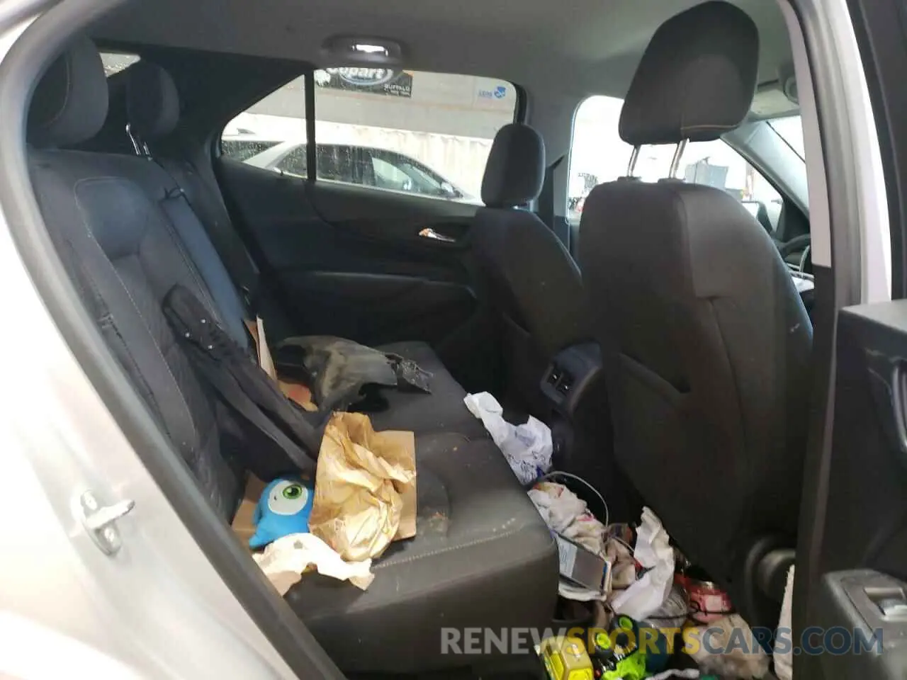 11 fotografías del automóvil dañado 2GNAXUEV4L6285655 CHEVROLET EQUINOX 2020