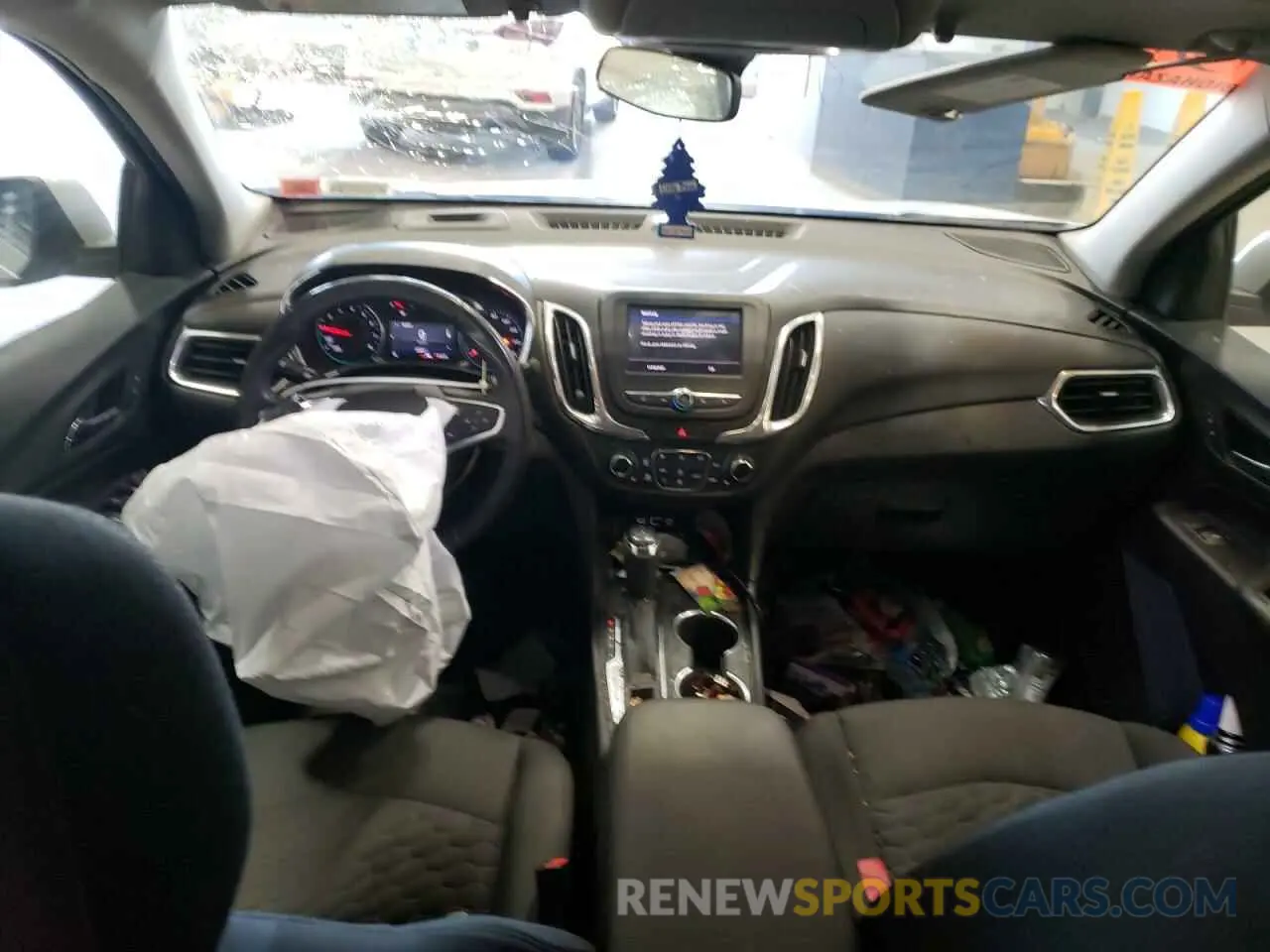 8 fotografías del automóvil dañado 2GNAXUEV4L6285655 CHEVROLET EQUINOX 2020