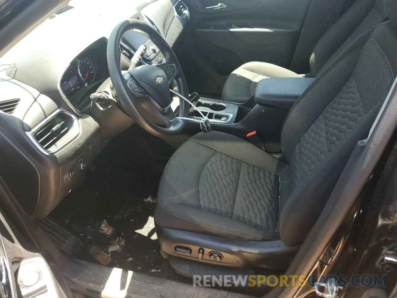 7 fotografías del automóvil dañado 2GNAXUEV5L6152483 CHEVROLET EQUINOX 2020