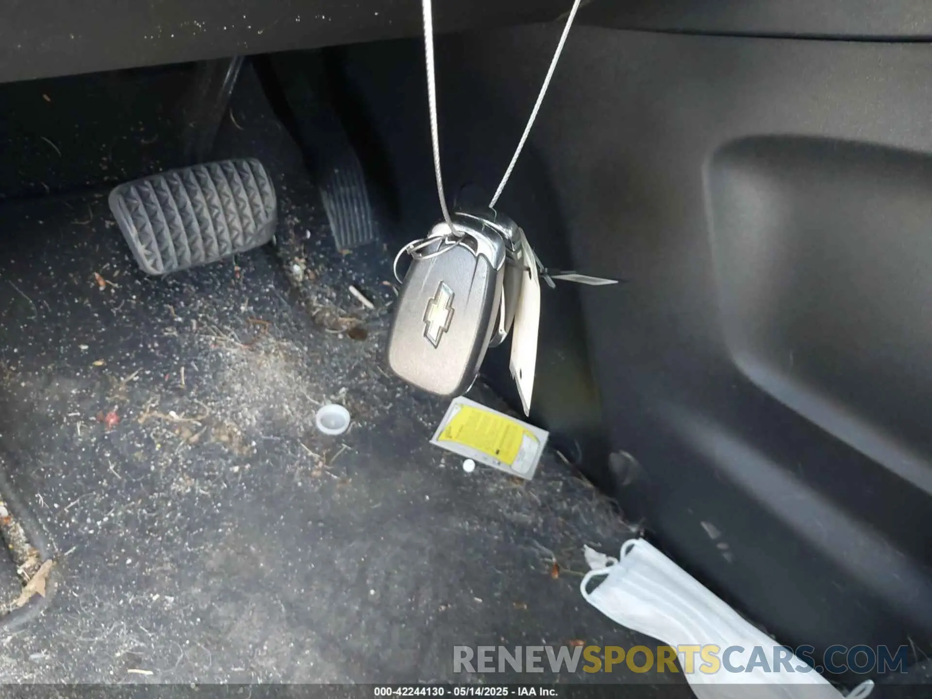 11 fotografías del automóvil dañado 2GNAXUEV5L6154296 CHEVROLET EQUINOX 2020