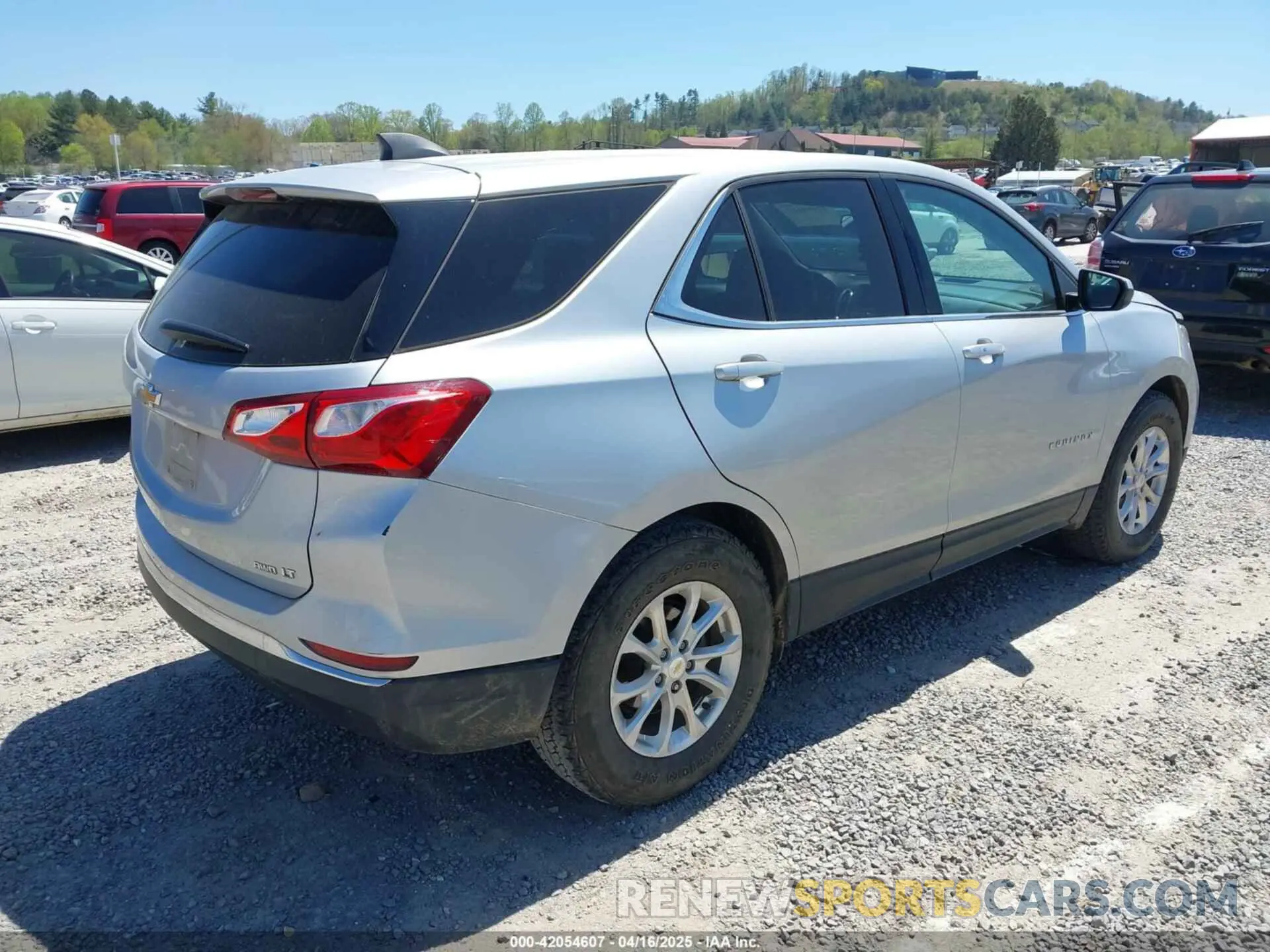4 fotografías del automóvil dañado 2GNAXUEV5L6157523 CHEVROLET EQUINOX 2020