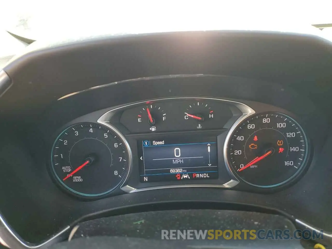 9 fotografías del automóvil dañado 2GNAXUEV5L6172524 CHEVROLET EQUINOX 2020