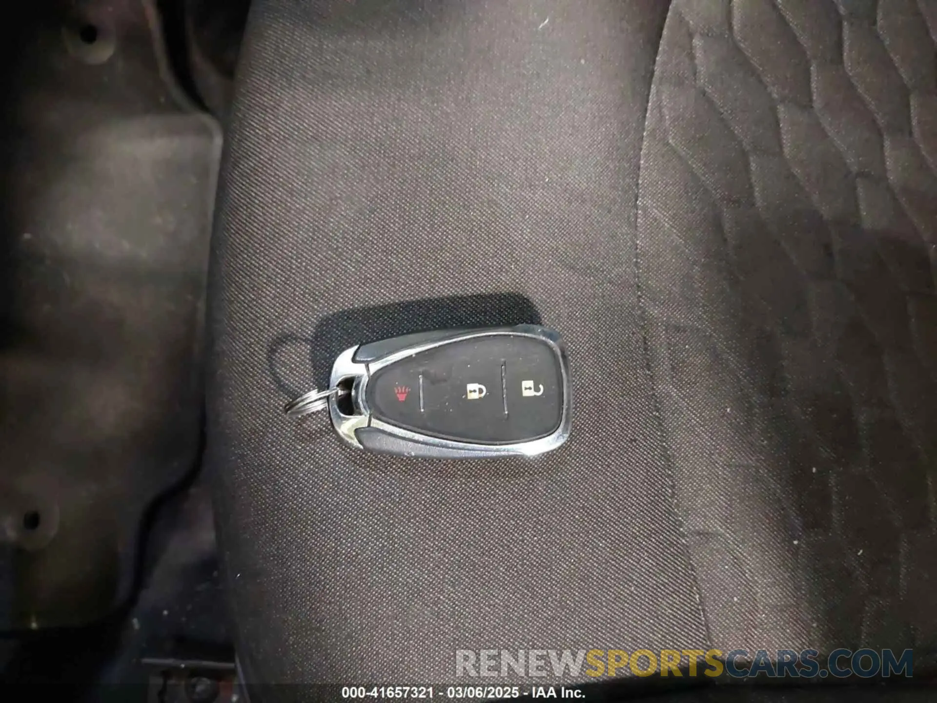 11 fotografías del automóvil dañado 2GNAXUEV5L6244807 CHEVROLET EQUINOX 2020