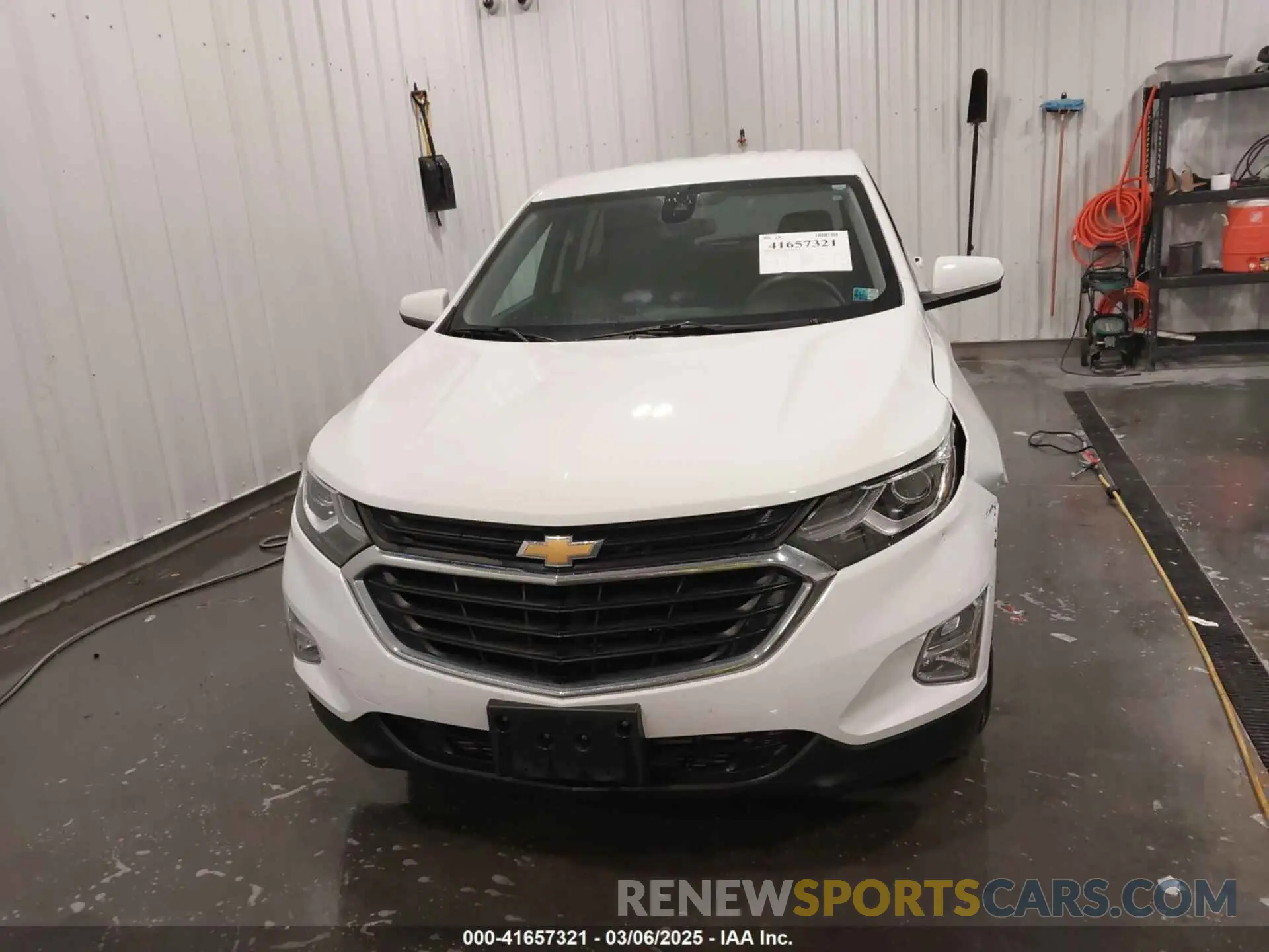 13 fotografías del automóvil dañado 2GNAXUEV5L6244807 CHEVROLET EQUINOX 2020