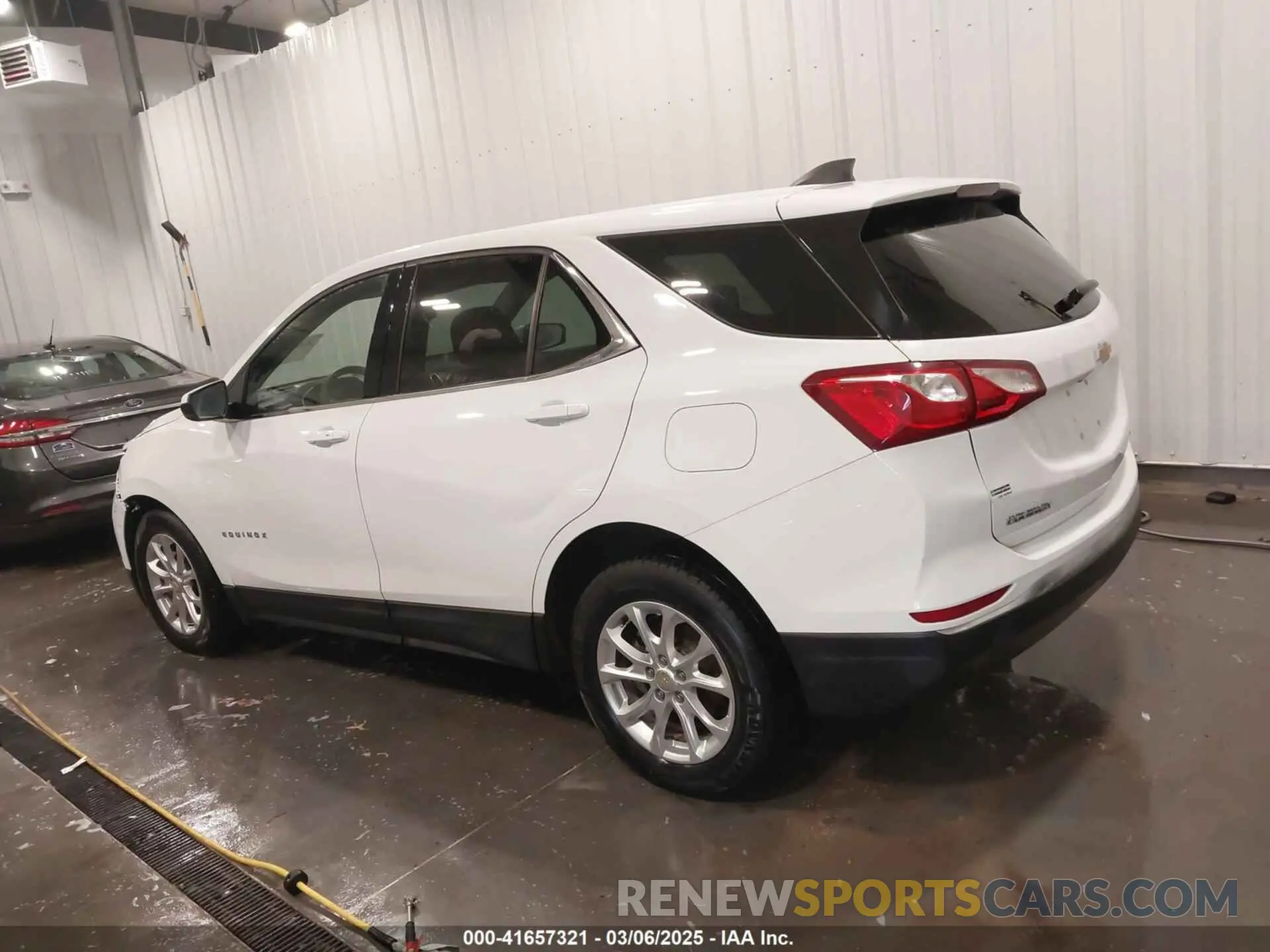15 fotografías del automóvil dañado 2GNAXUEV5L6244807 CHEVROLET EQUINOX 2020