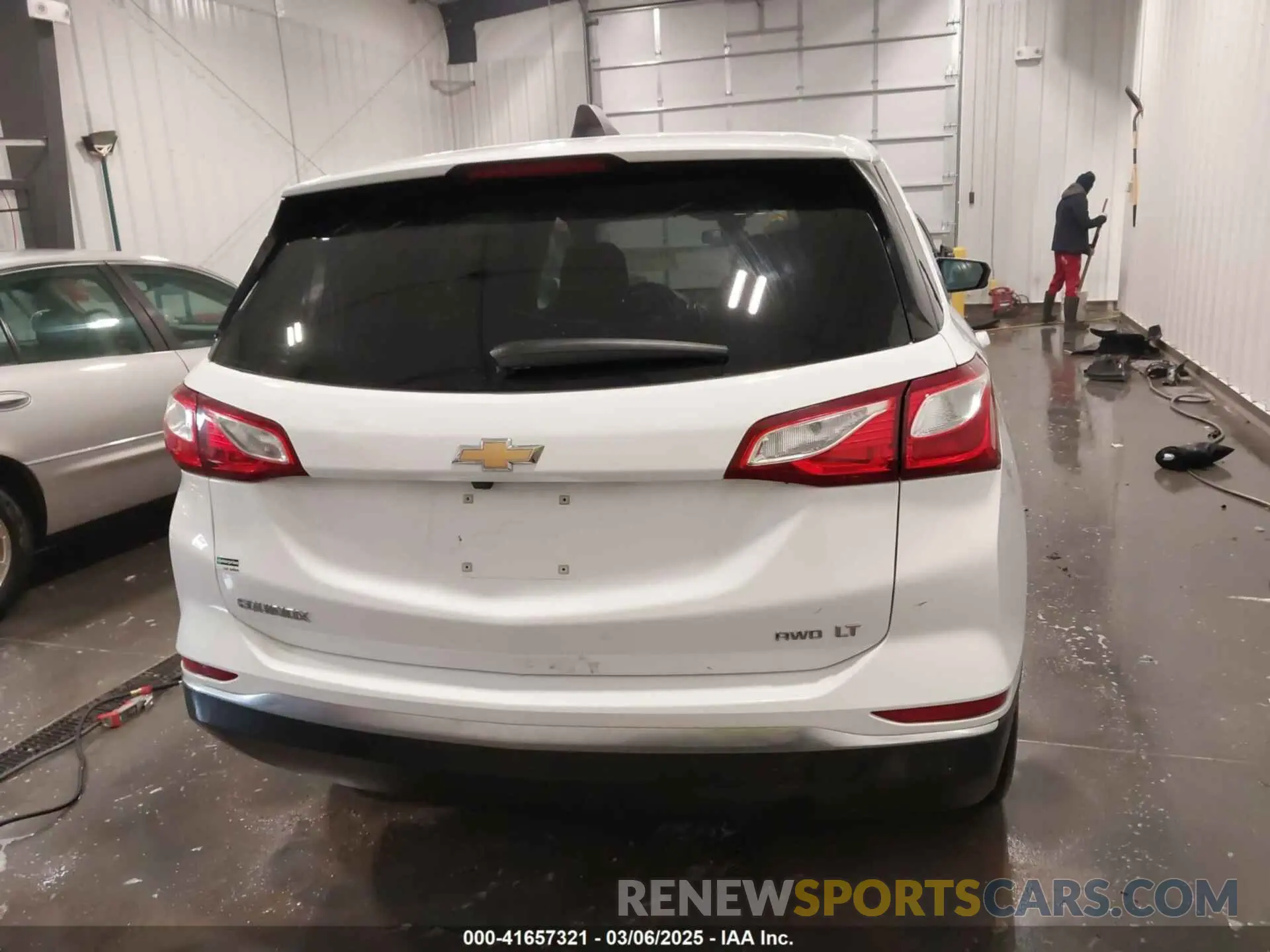 17 fotografías del automóvil dañado 2GNAXUEV5L6244807 CHEVROLET EQUINOX 2020
