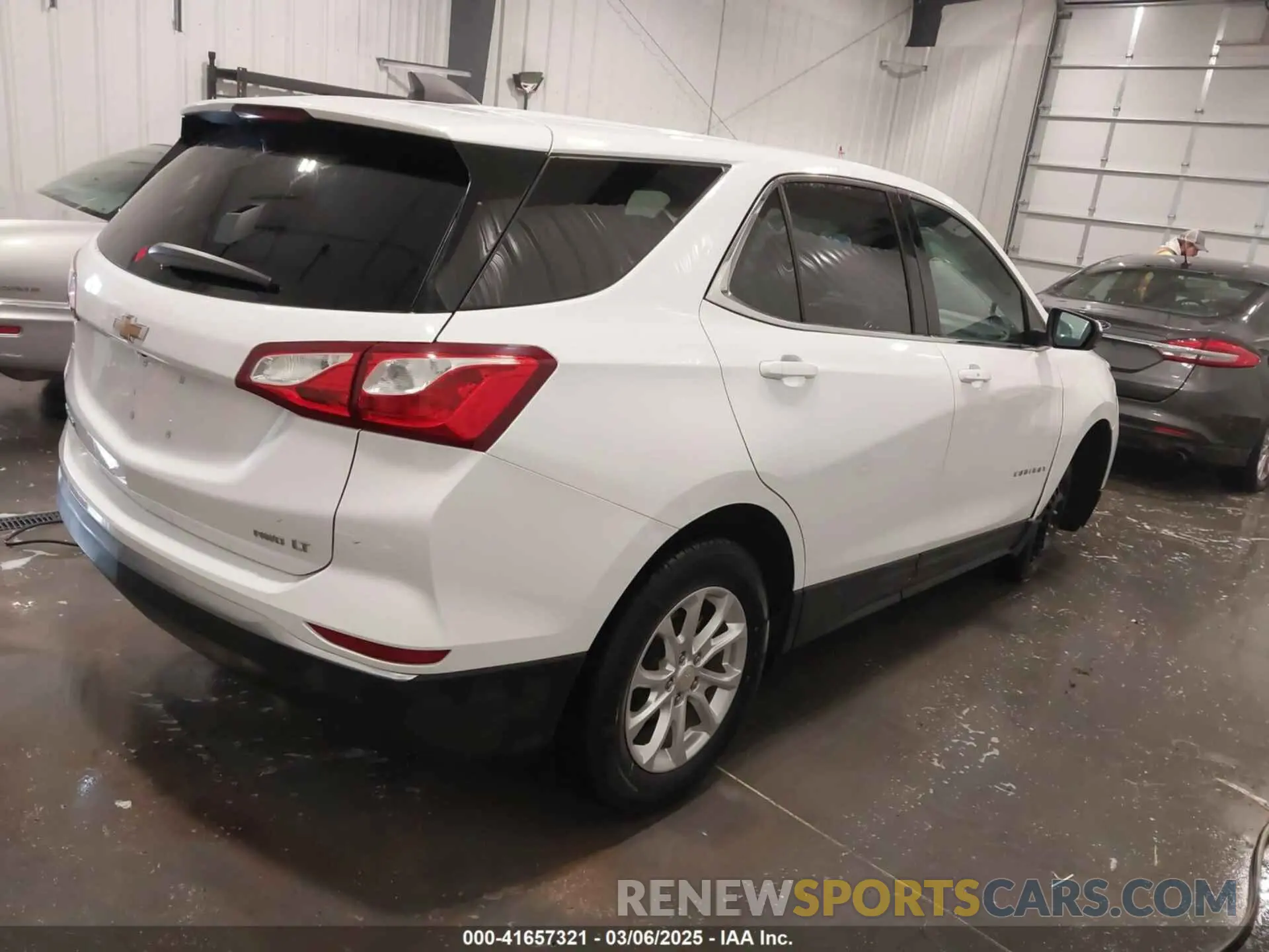 4 fotografías del automóvil dañado 2GNAXUEV5L6244807 CHEVROLET EQUINOX 2020