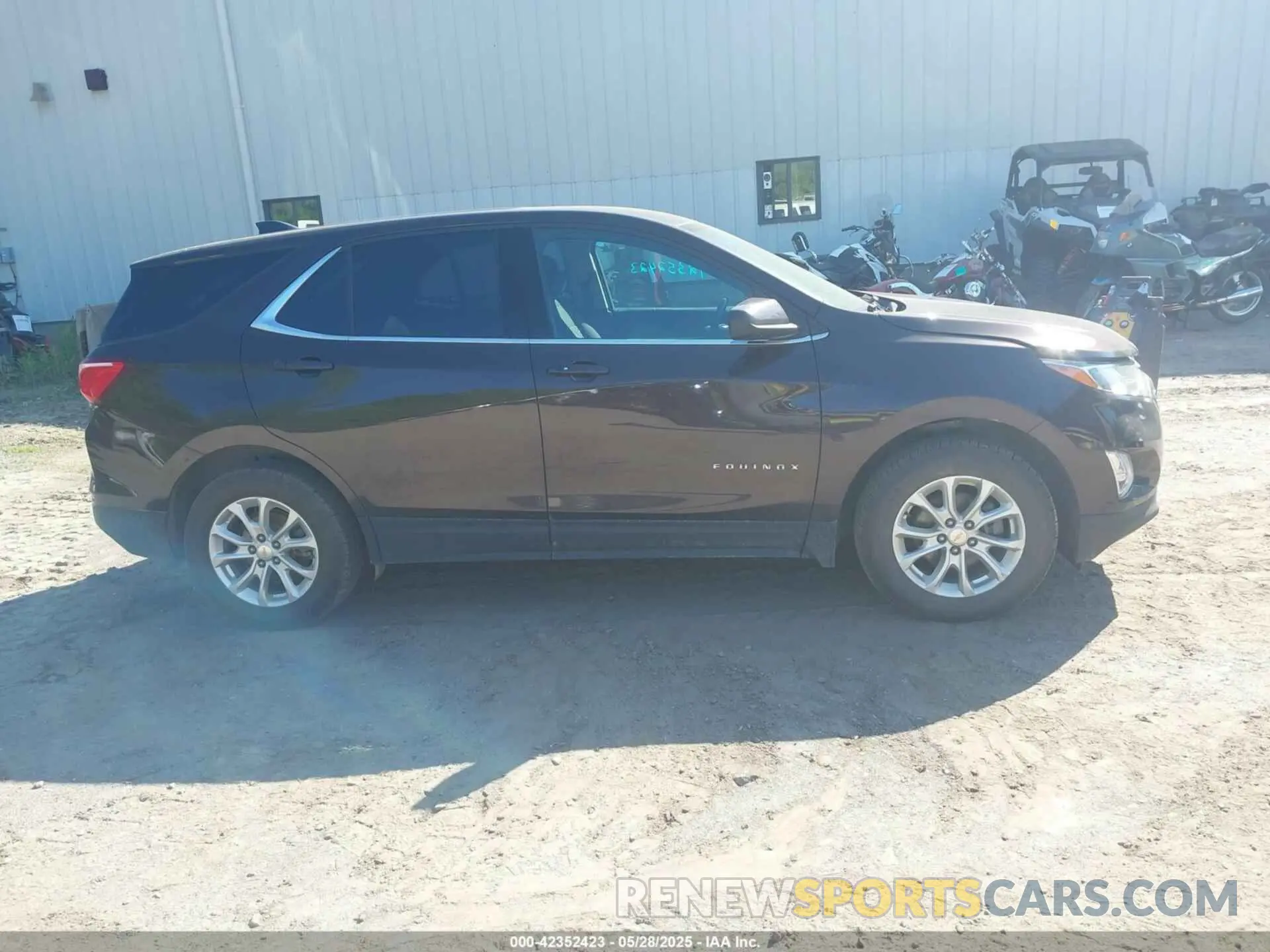 13 fotografías del automóvil dañado 2GNAXUEV6L6109805 CHEVROLET EQUINOX 2020
