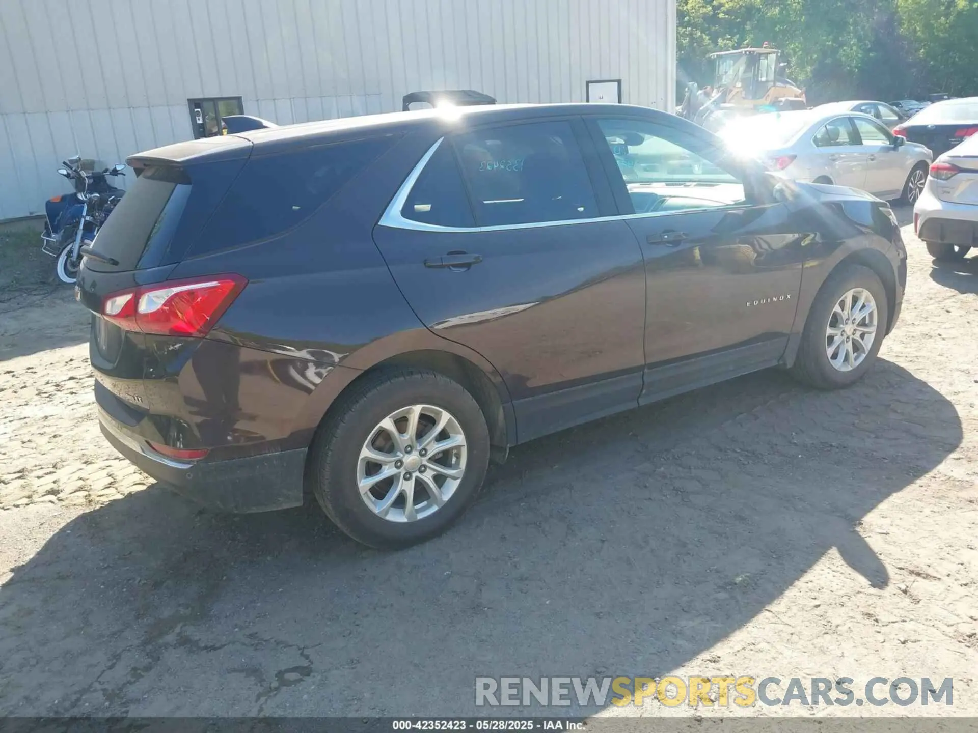 4 fotografías del automóvil dañado 2GNAXUEV6L6109805 CHEVROLET EQUINOX 2020