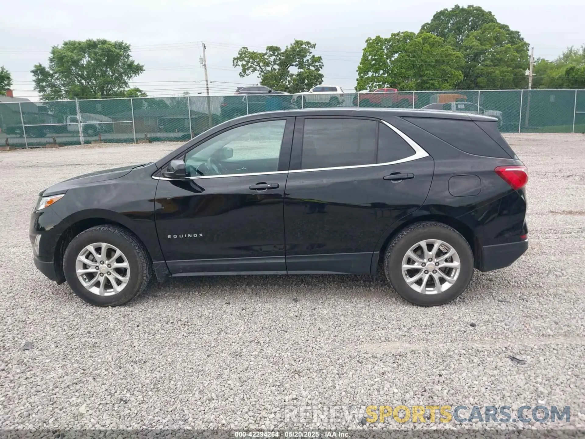 14 fotografías del automóvil dañado 2GNAXUEV6L6162813 CHEVROLET EQUINOX 2020