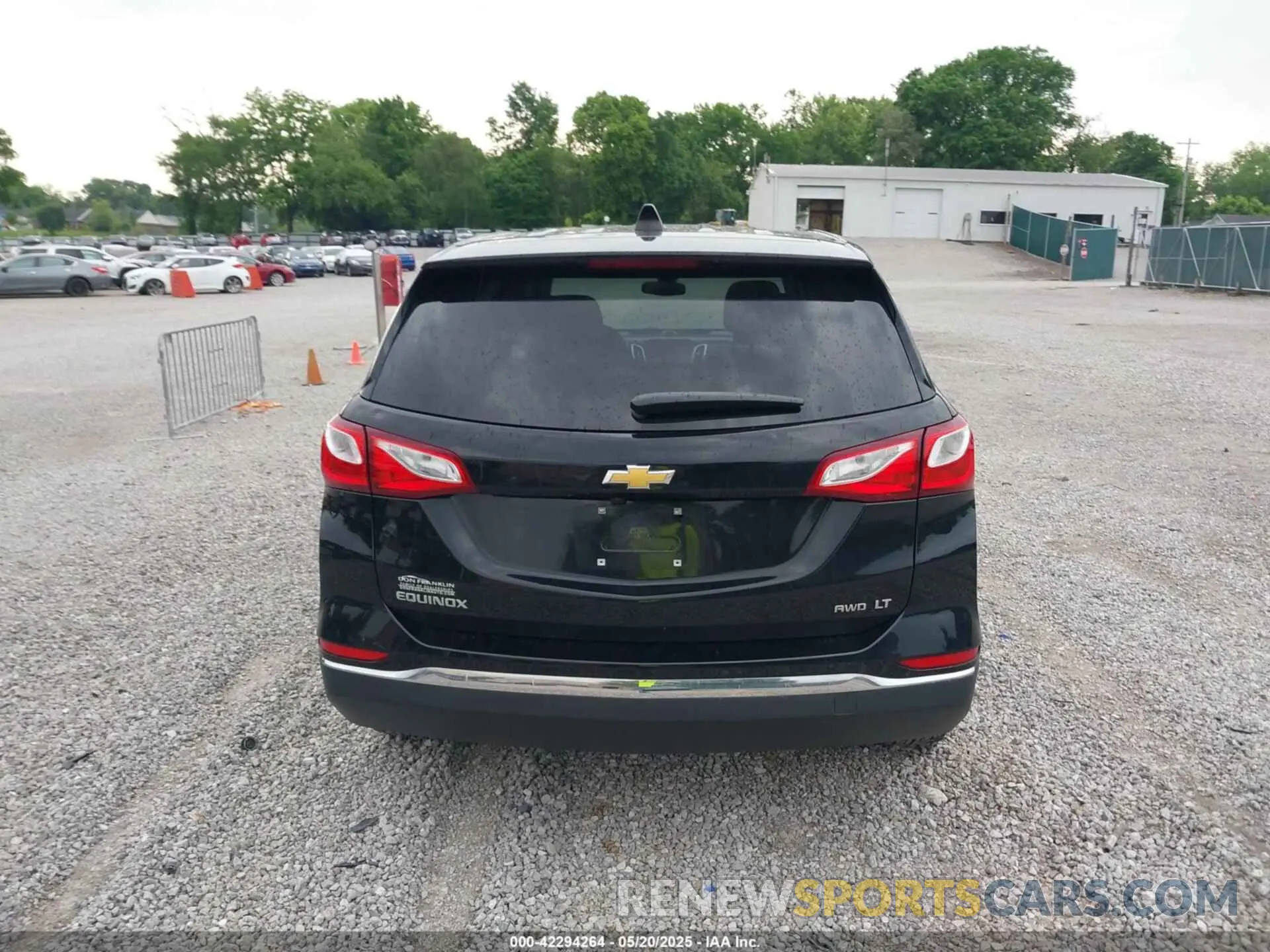 16 fotografías del automóvil dañado 2GNAXUEV6L6162813 CHEVROLET EQUINOX 2020