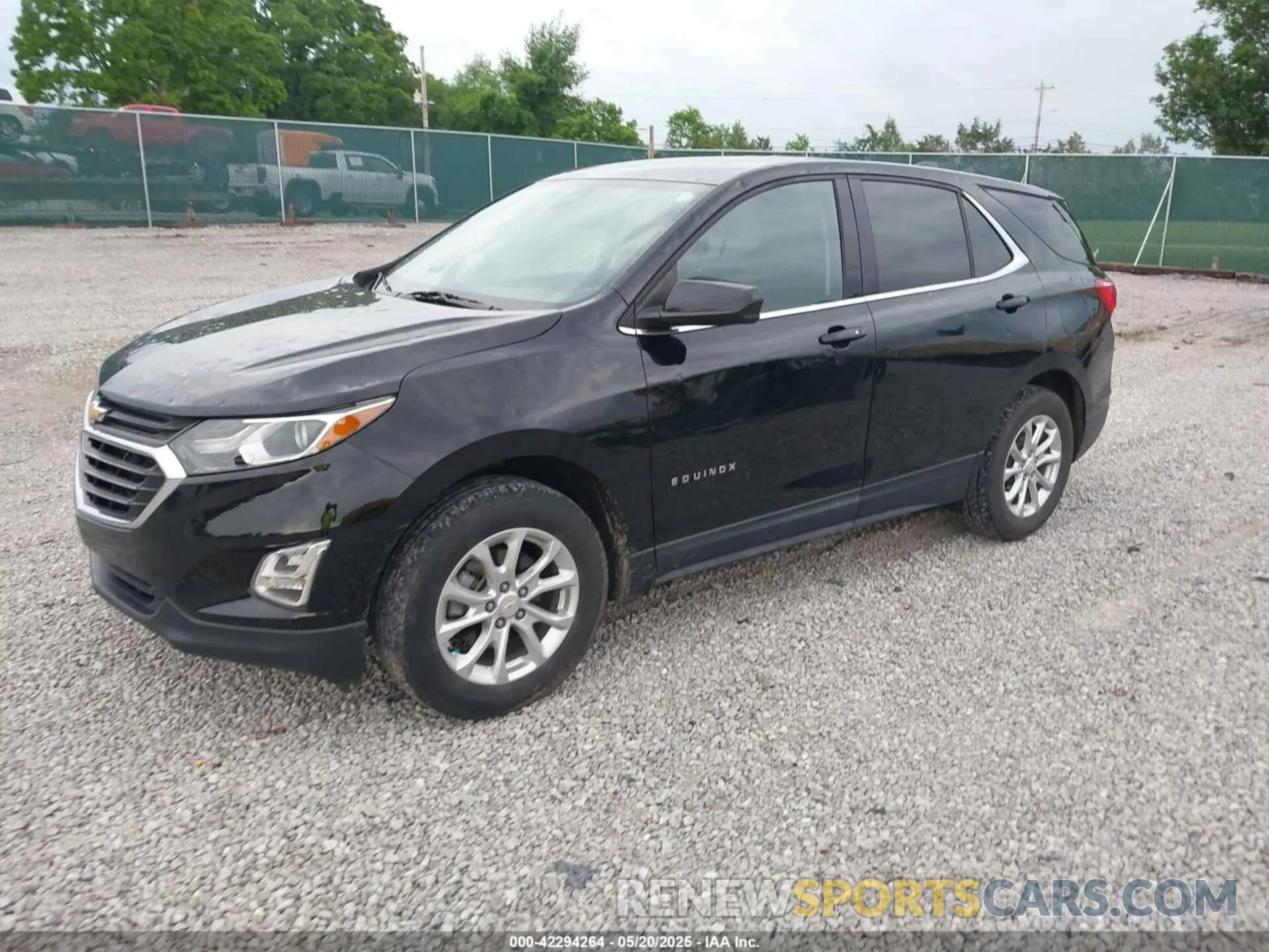 2 fotografías del automóvil dañado 2GNAXUEV6L6162813 CHEVROLET EQUINOX 2020