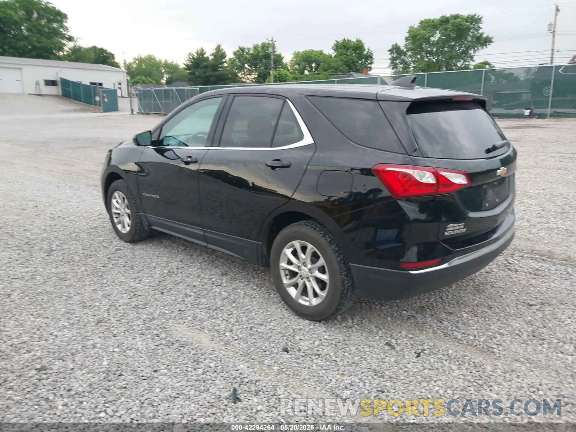 3 fotografías del automóvil dañado 2GNAXUEV6L6162813 CHEVROLET EQUINOX 2020