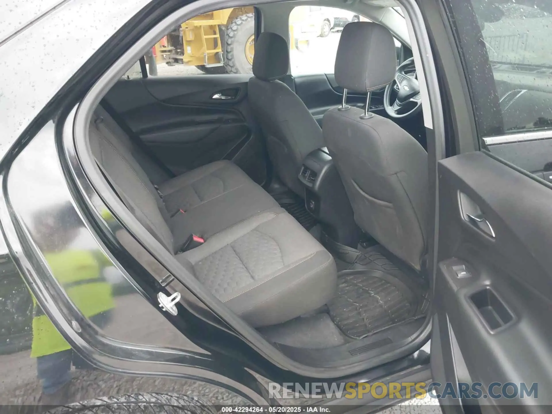 8 fotografías del automóvil dañado 2GNAXUEV6L6162813 CHEVROLET EQUINOX 2020