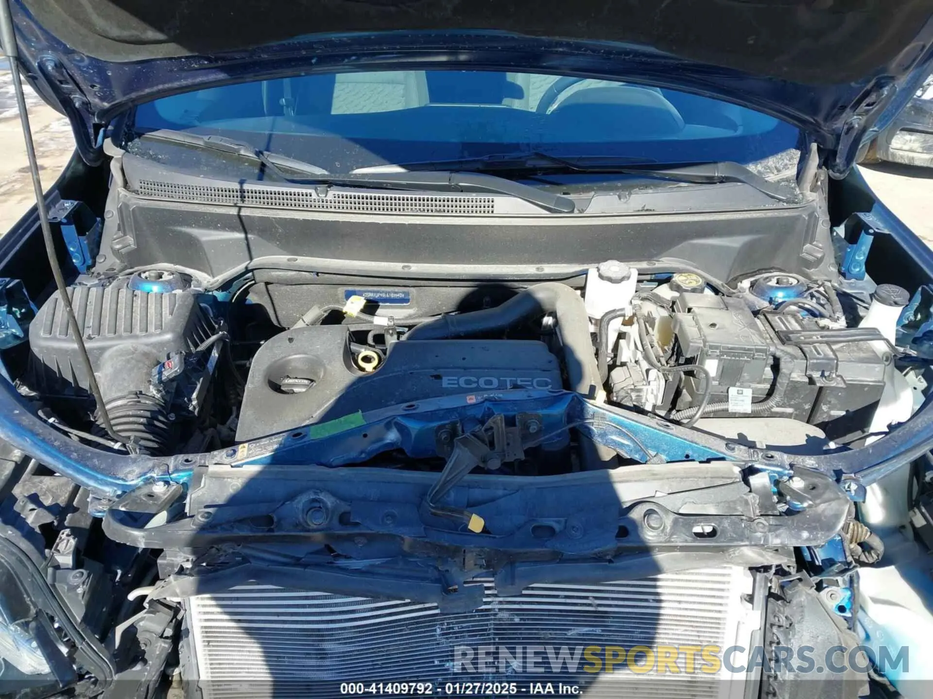10 fotografías del automóvil dañado 2GNAXUEV6L6185542 CHEVROLET EQUINOX 2020