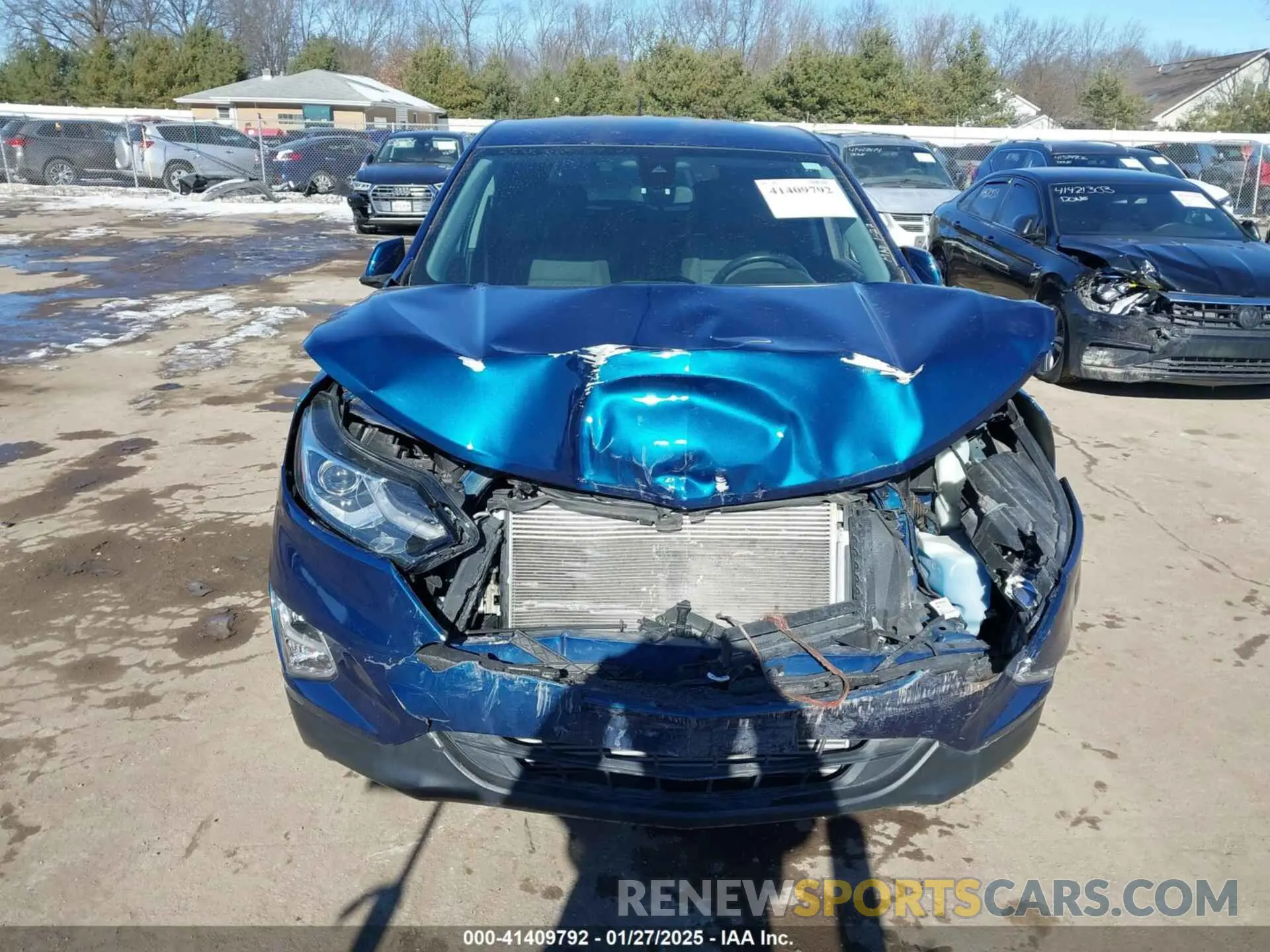 11 fotografías del automóvil dañado 2GNAXUEV6L6185542 CHEVROLET EQUINOX 2020