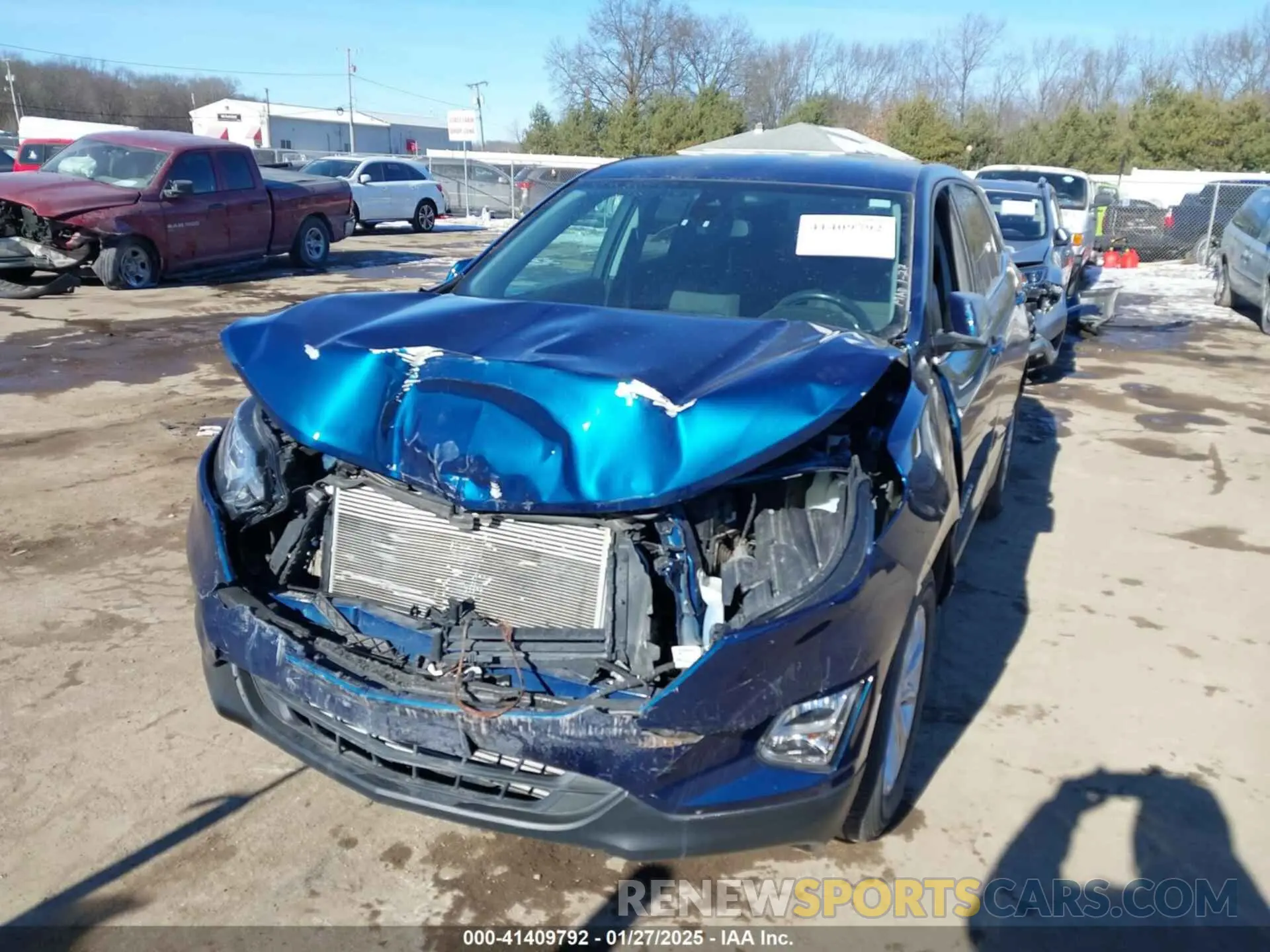 2 fotografías del automóvil dañado 2GNAXUEV6L6185542 CHEVROLET EQUINOX 2020