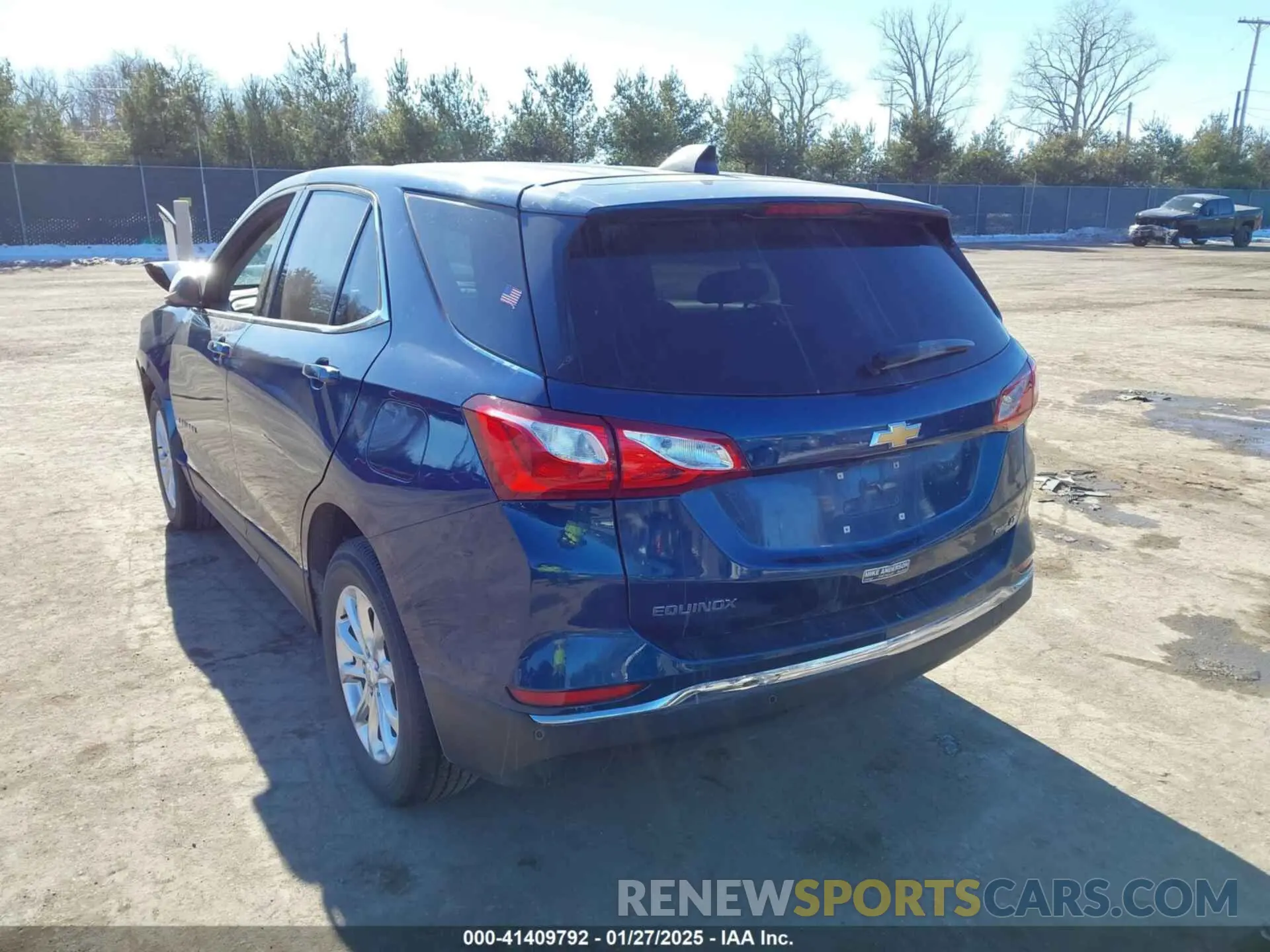 3 fotografías del automóvil dañado 2GNAXUEV6L6185542 CHEVROLET EQUINOX 2020