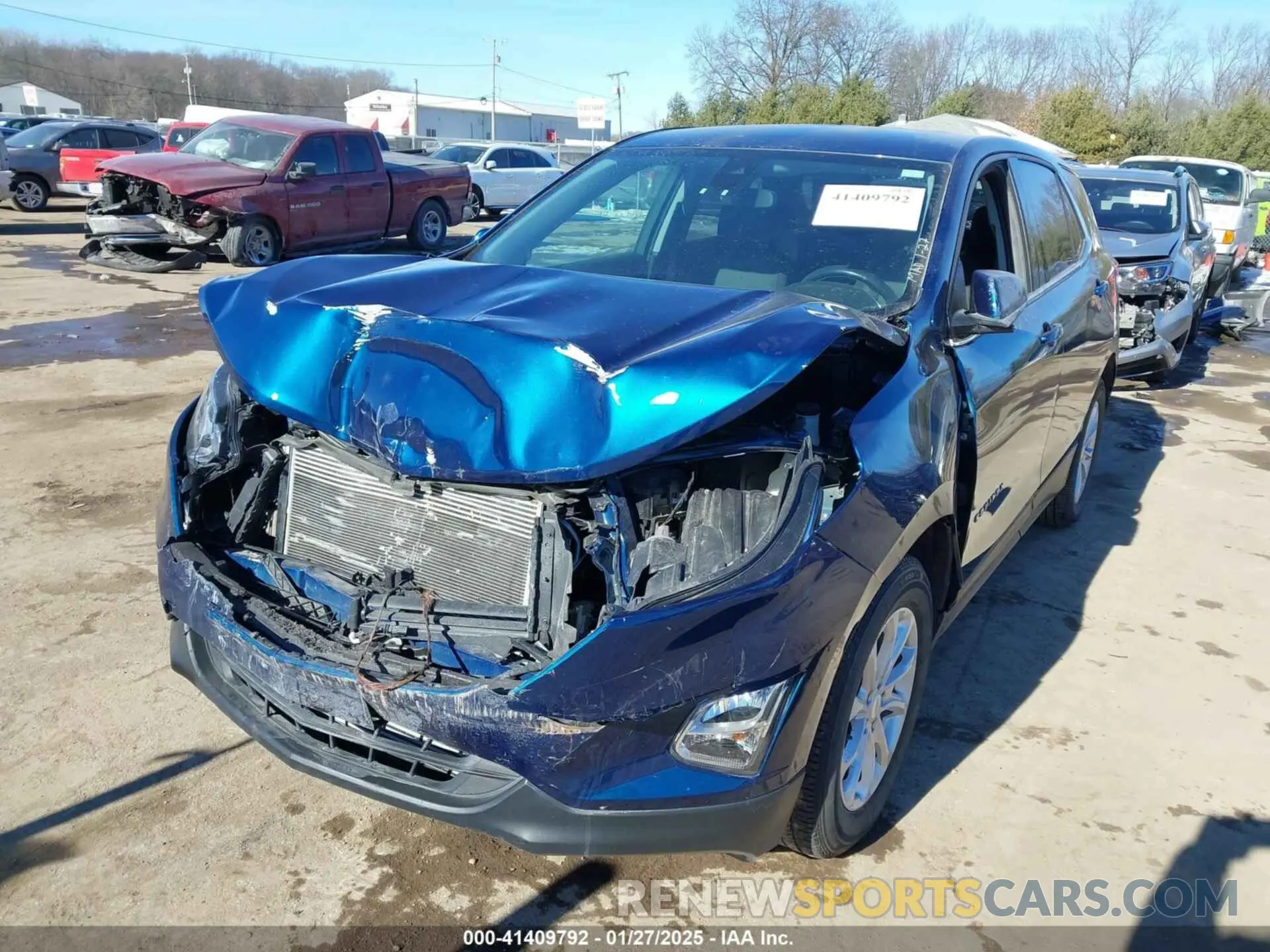 6 fotografías del automóvil dañado 2GNAXUEV6L6185542 CHEVROLET EQUINOX 2020