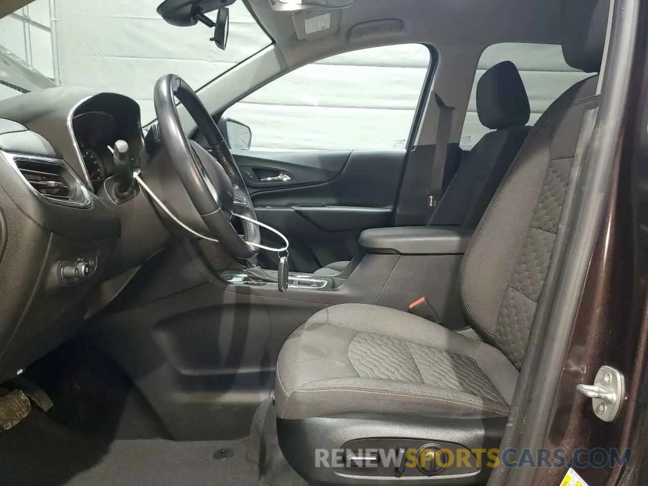 7 fotografías del automóvil dañado 2GNAXUEV6L6229118 CHEVROLET EQUINOX 2020