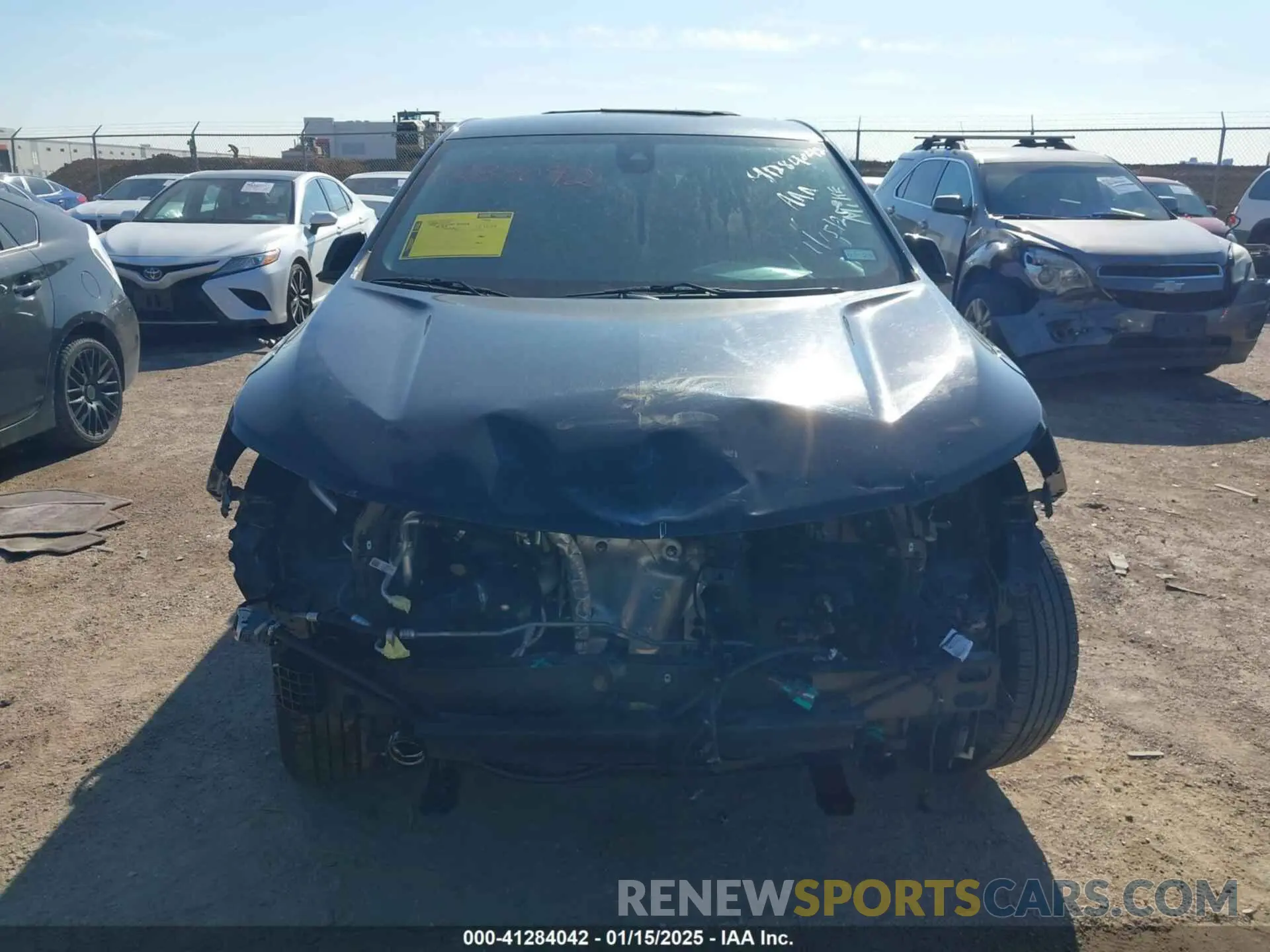 12 fotografías del automóvil dañado 2GNAXUEV6L6239633 CHEVROLET EQUINOX 2020