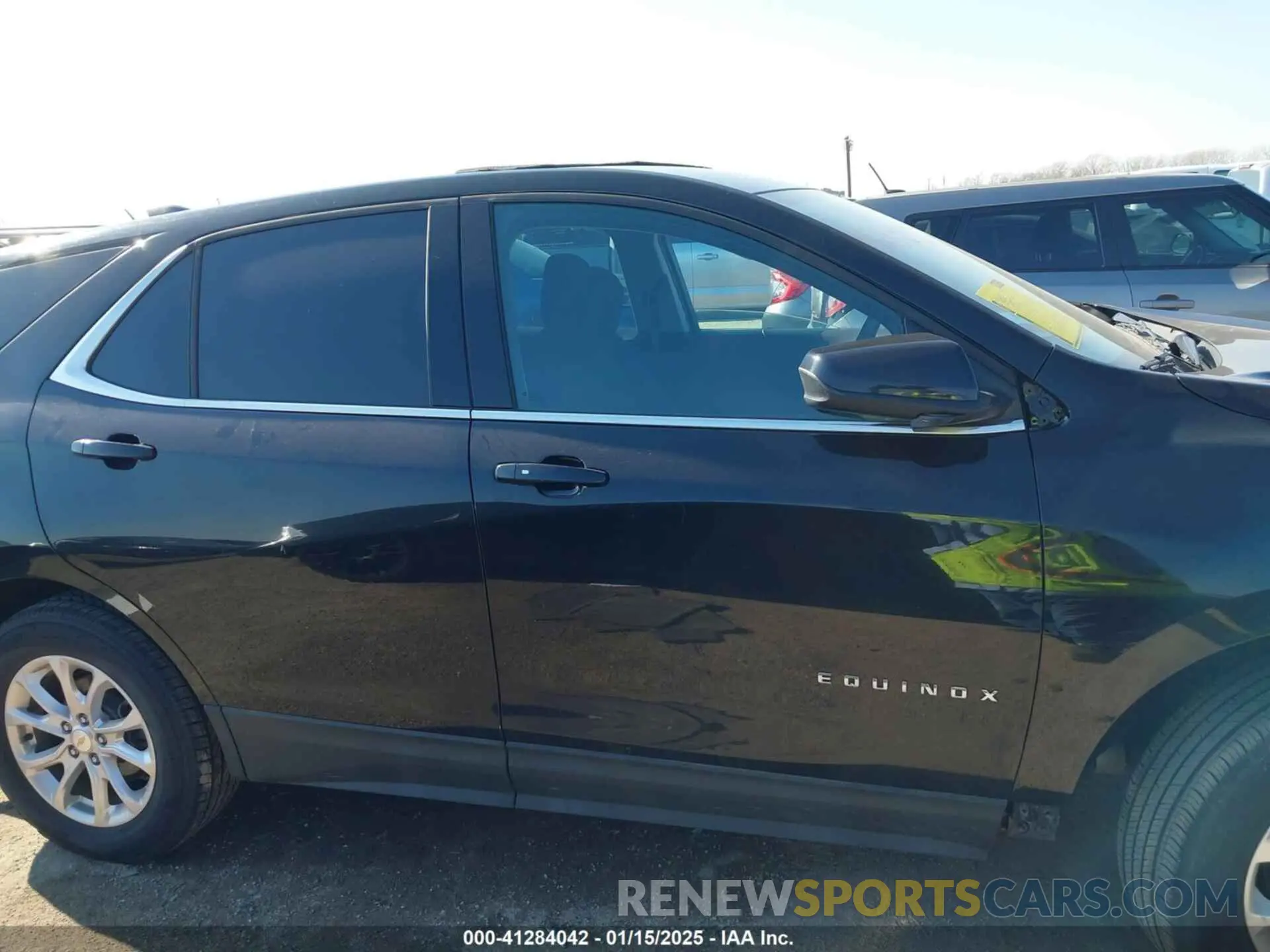 13 fotografías del automóvil dañado 2GNAXUEV6L6239633 CHEVROLET EQUINOX 2020