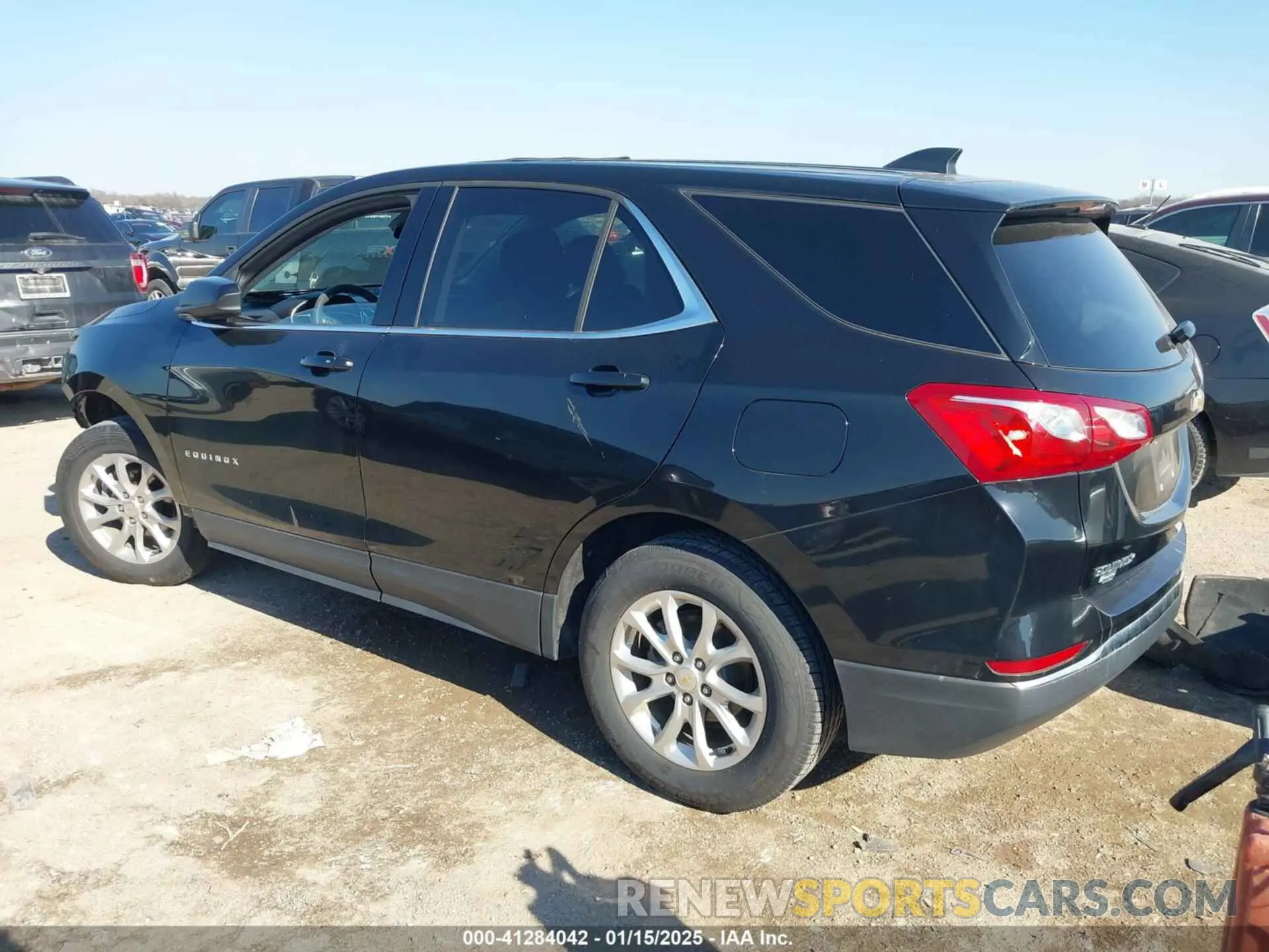 3 fotografías del automóvil dañado 2GNAXUEV6L6239633 CHEVROLET EQUINOX 2020