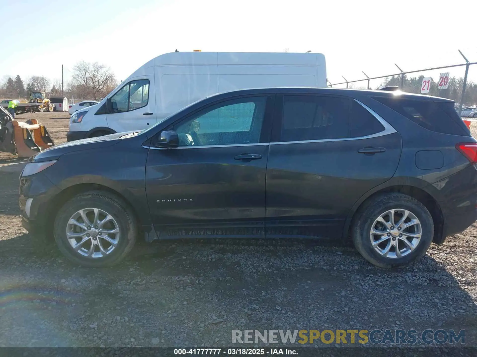 14 fotografías del automóvil dañado 2GNAXUEV6L6270199 CHEVROLET EQUINOX 2020