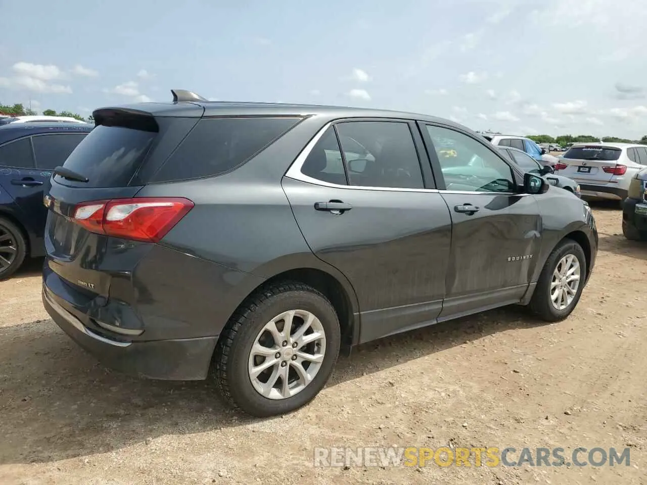 3 fotografías del automóvil dañado 2GNAXUEV7L6109361 CHEVROLET EQUINOX 2020