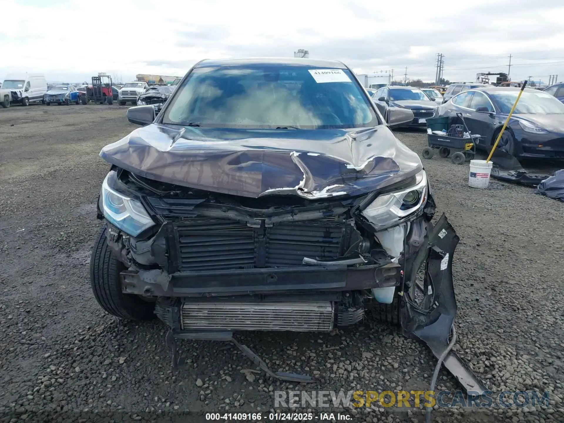 12 fotografías del automóvil dañado 2GNAXUEV7L6117833 CHEVROLET EQUINOX 2020