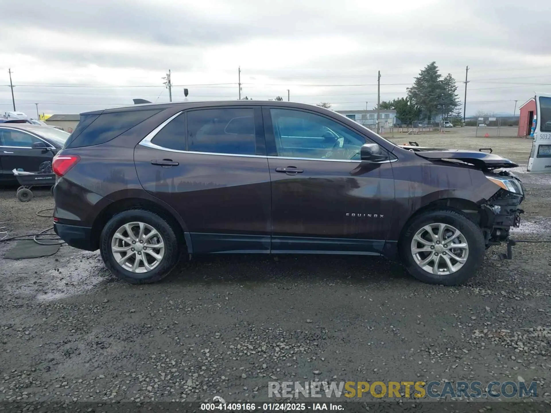 13 fotografías del automóvil dañado 2GNAXUEV7L6117833 CHEVROLET EQUINOX 2020