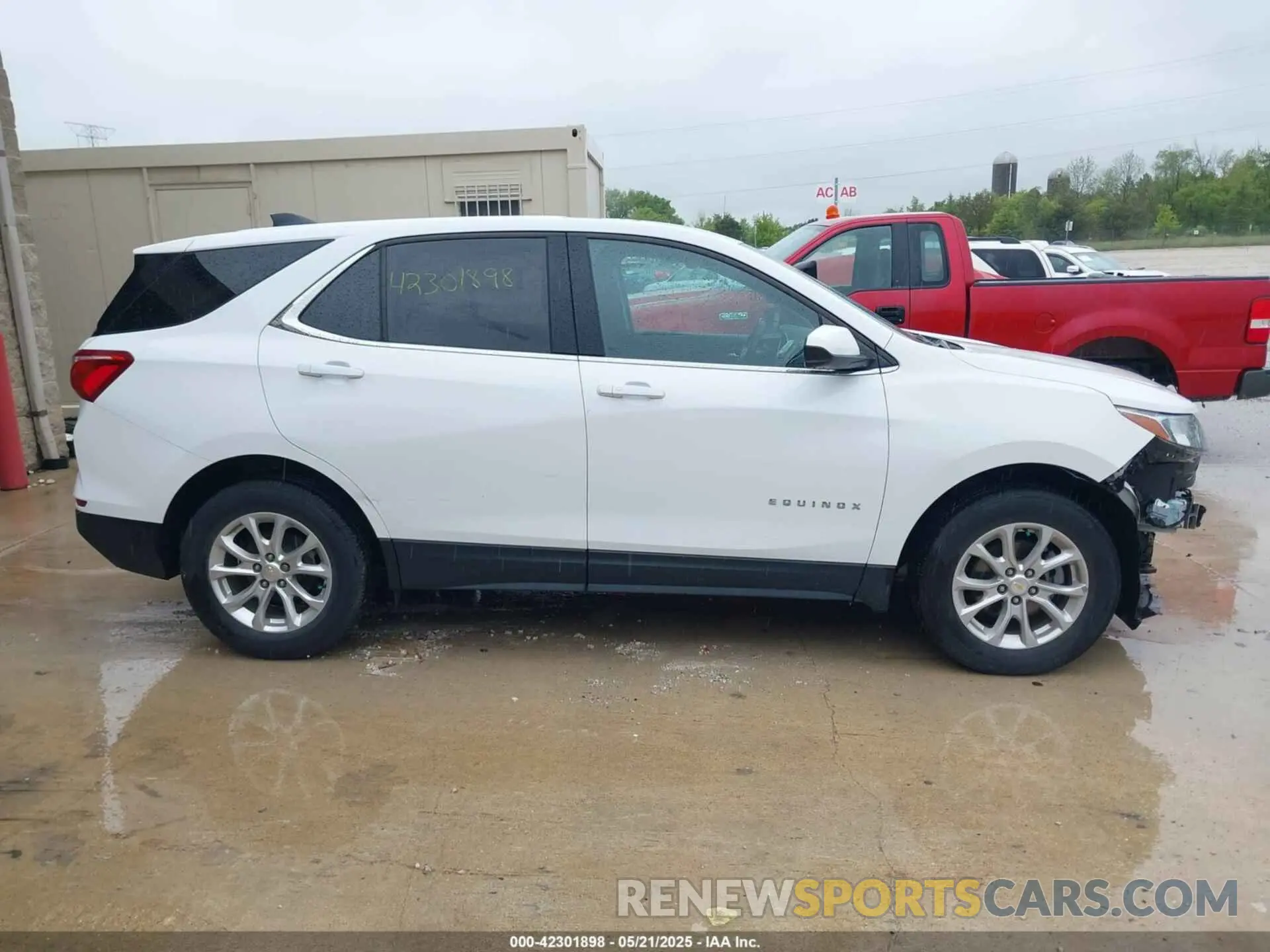13 fotografías del automóvil dañado 2GNAXUEV7L6120702 CHEVROLET EQUINOX 2020