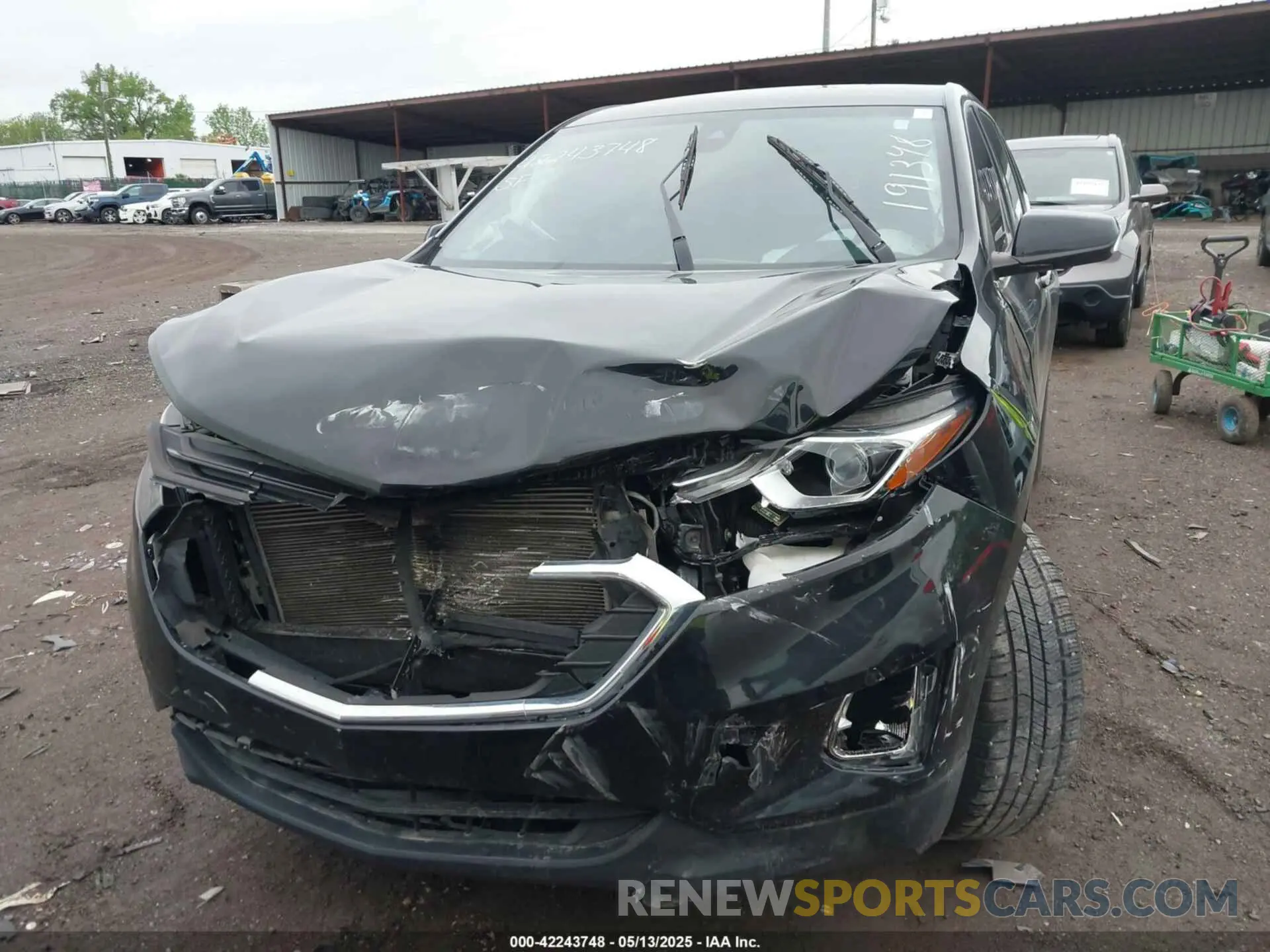 12 fotografías del automóvil dañado 2GNAXUEV7L6191348 CHEVROLET EQUINOX 2020