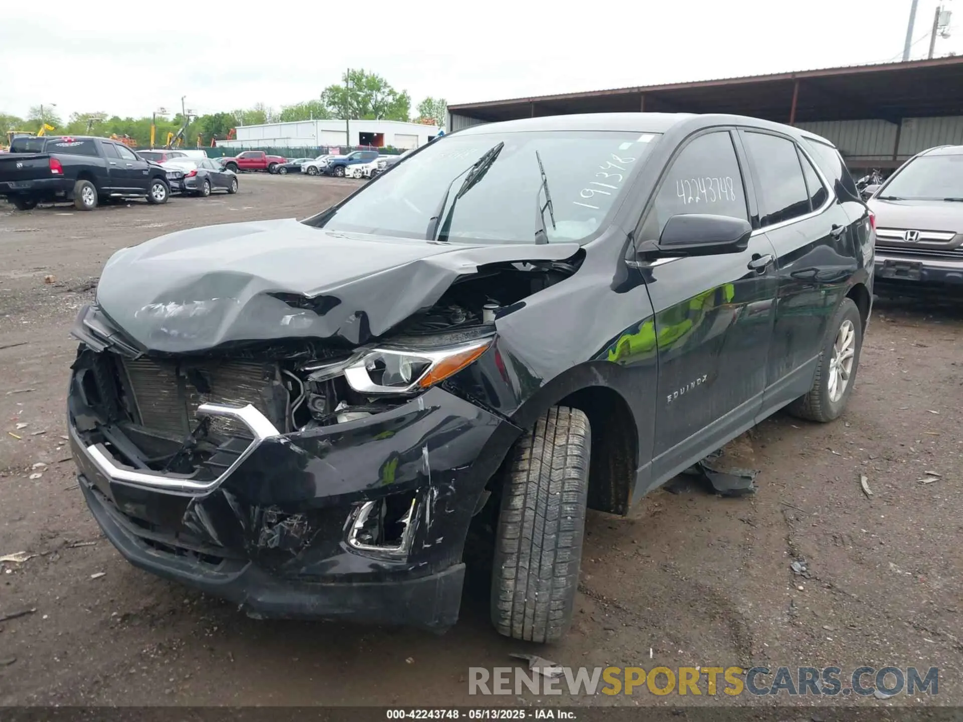 2 fotografías del automóvil dañado 2GNAXUEV7L6191348 CHEVROLET EQUINOX 2020
