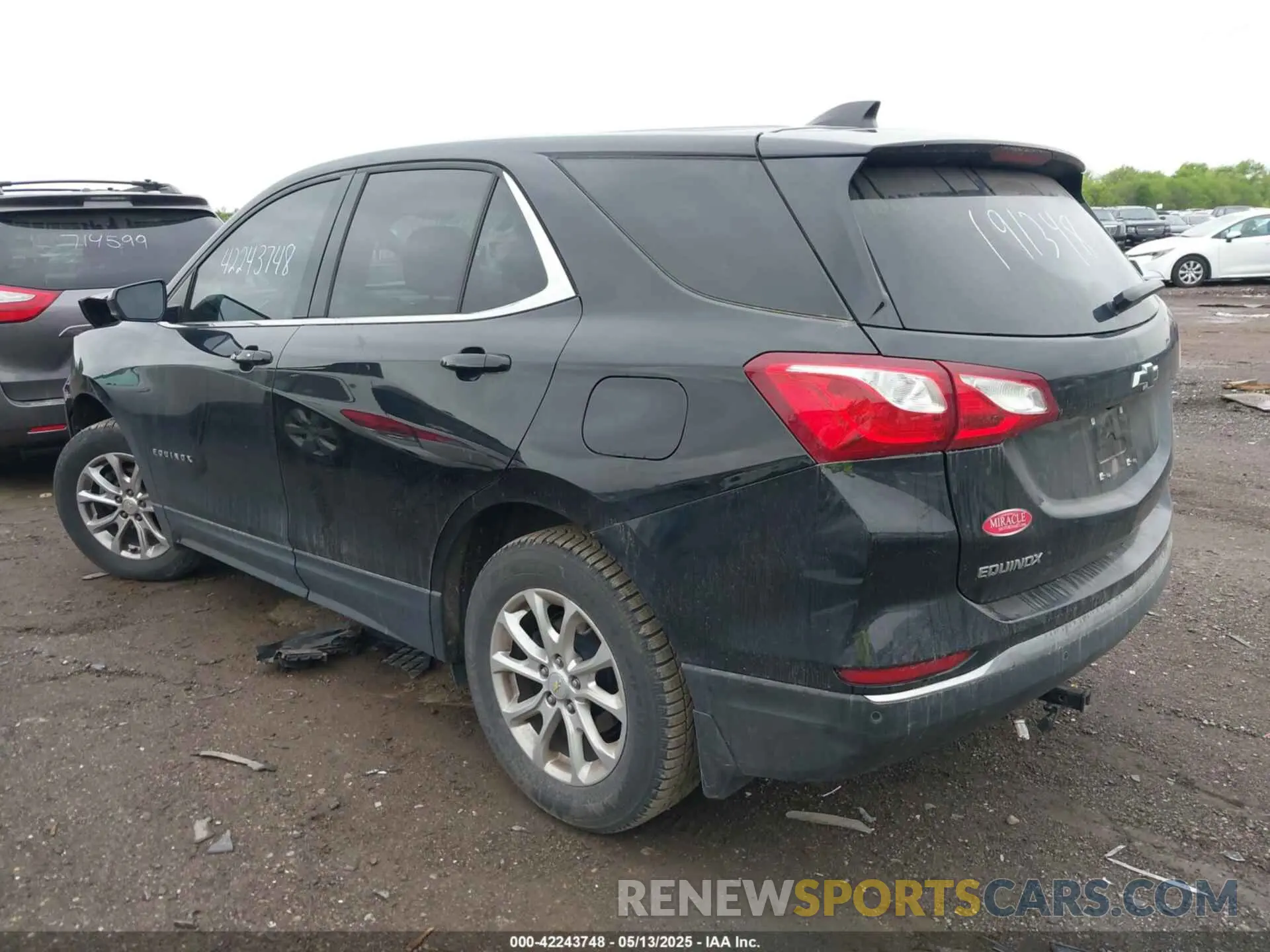 3 fotografías del automóvil dañado 2GNAXUEV7L6191348 CHEVROLET EQUINOX 2020