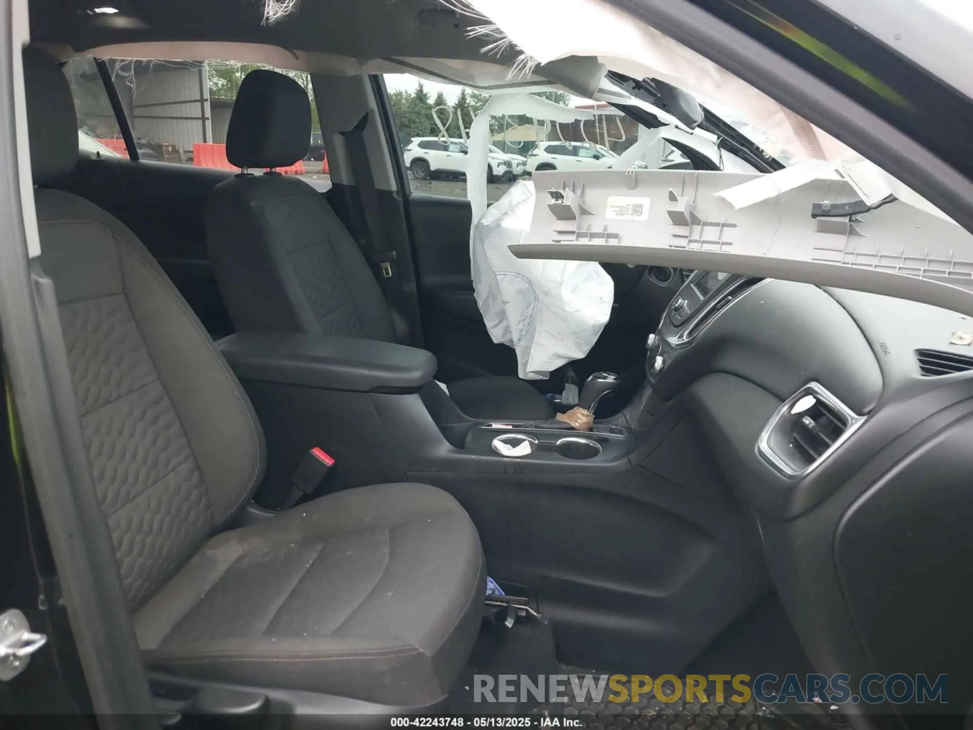 5 fotografías del automóvil dañado 2GNAXUEV7L6191348 CHEVROLET EQUINOX 2020