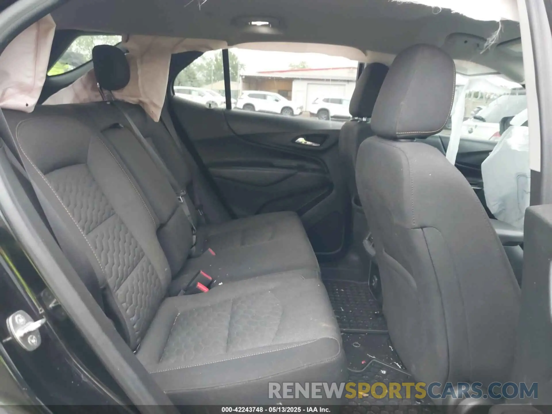 8 fotografías del automóvil dañado 2GNAXUEV7L6191348 CHEVROLET EQUINOX 2020