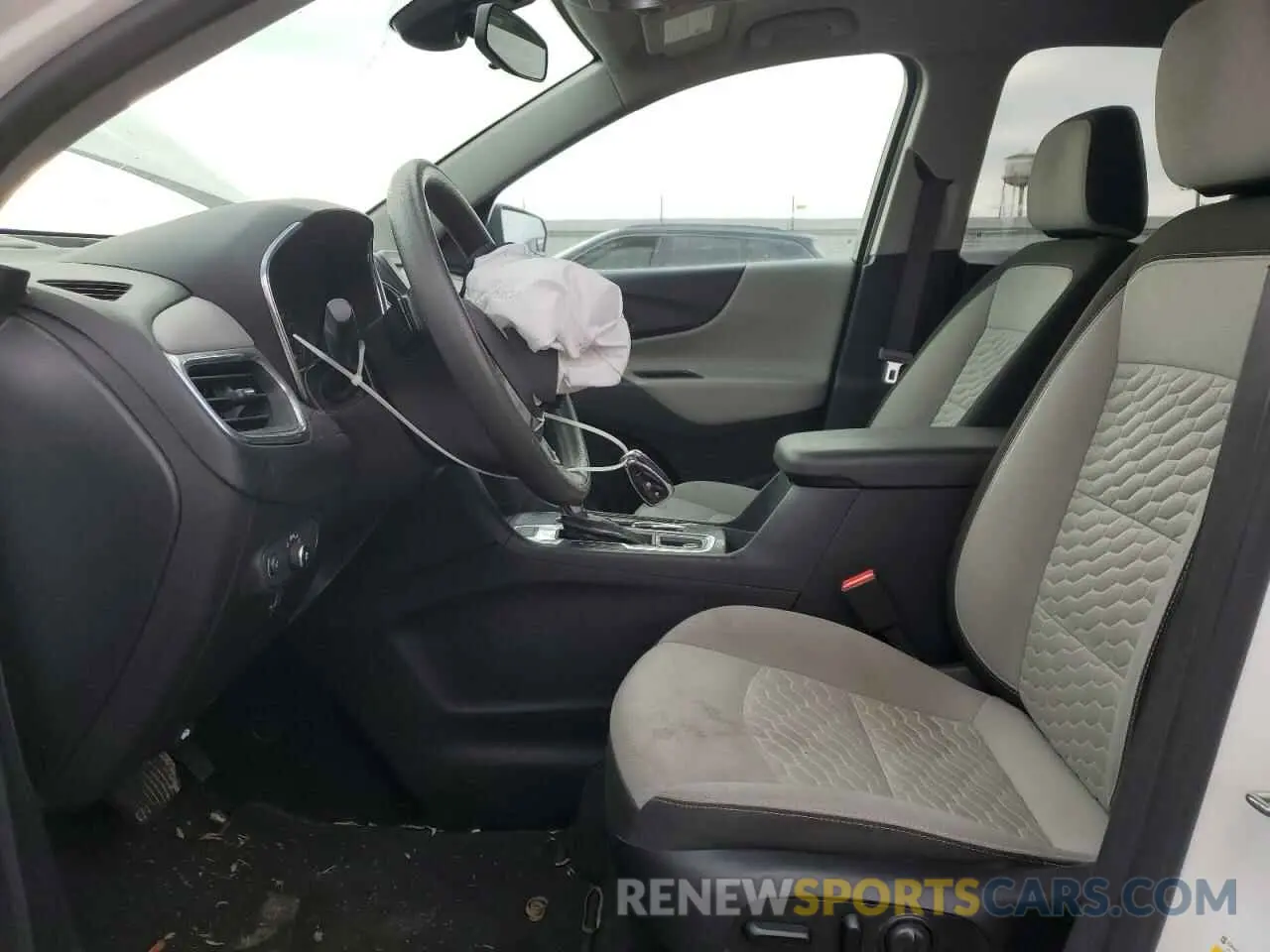7 fotografías del automóvil dañado 2GNAXUEV7L6202333 CHEVROLET EQUINOX 2020