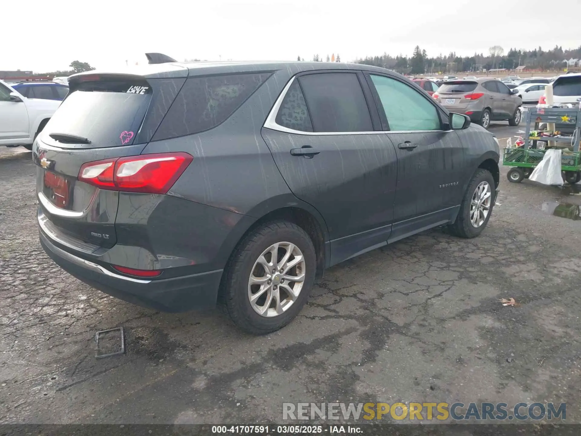 4 fotografías del automóvil dañado 2GNAXUEV7L6217141 CHEVROLET EQUINOX 2020