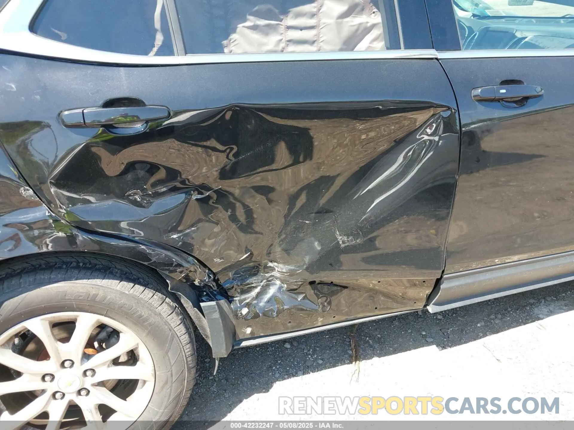 17 fotografías del automóvil dañado 2GNAXUEV7L6238054 CHEVROLET EQUINOX 2020