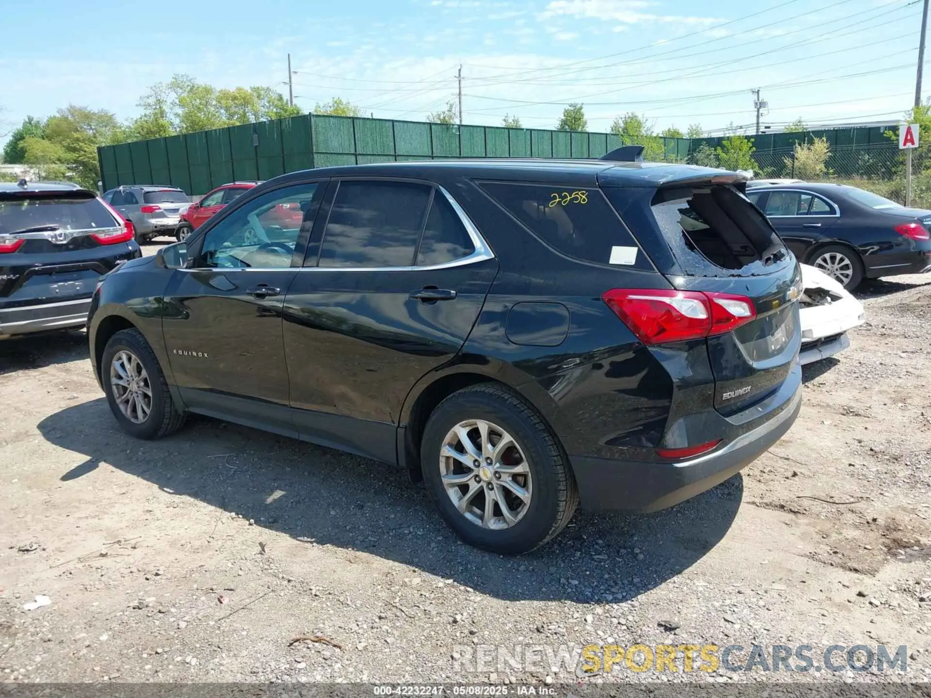 3 fotografías del automóvil dañado 2GNAXUEV7L6238054 CHEVROLET EQUINOX 2020