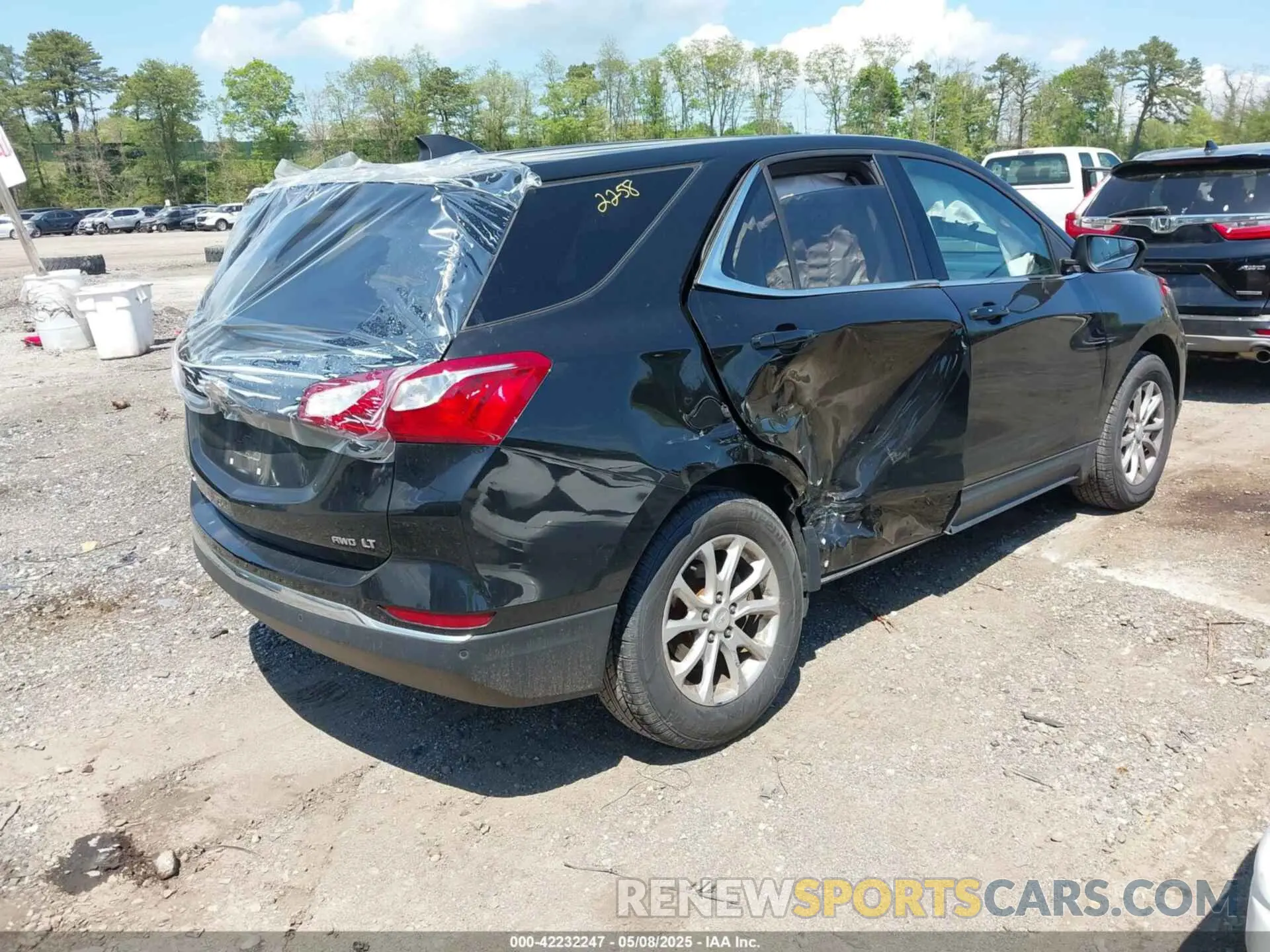 4 fotografías del automóvil dañado 2GNAXUEV7L6238054 CHEVROLET EQUINOX 2020